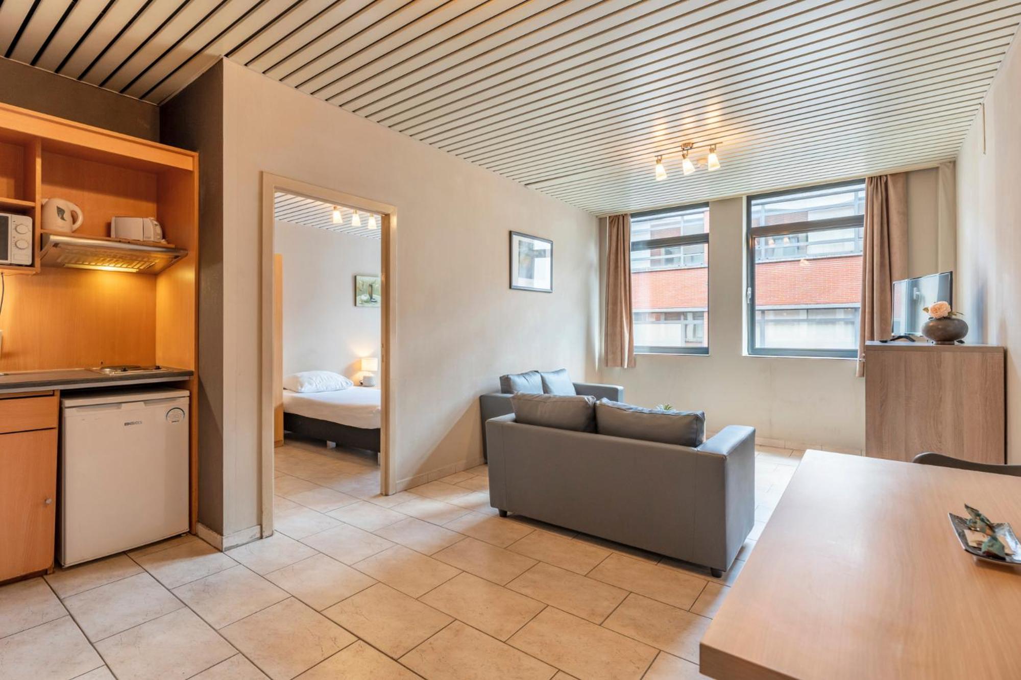 One-Bedroom Apartment - Photo 4