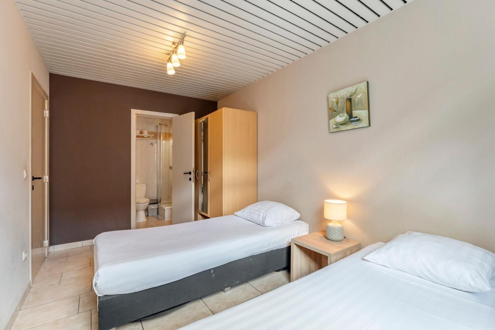 One-Bedroom Apartment - Photo 7