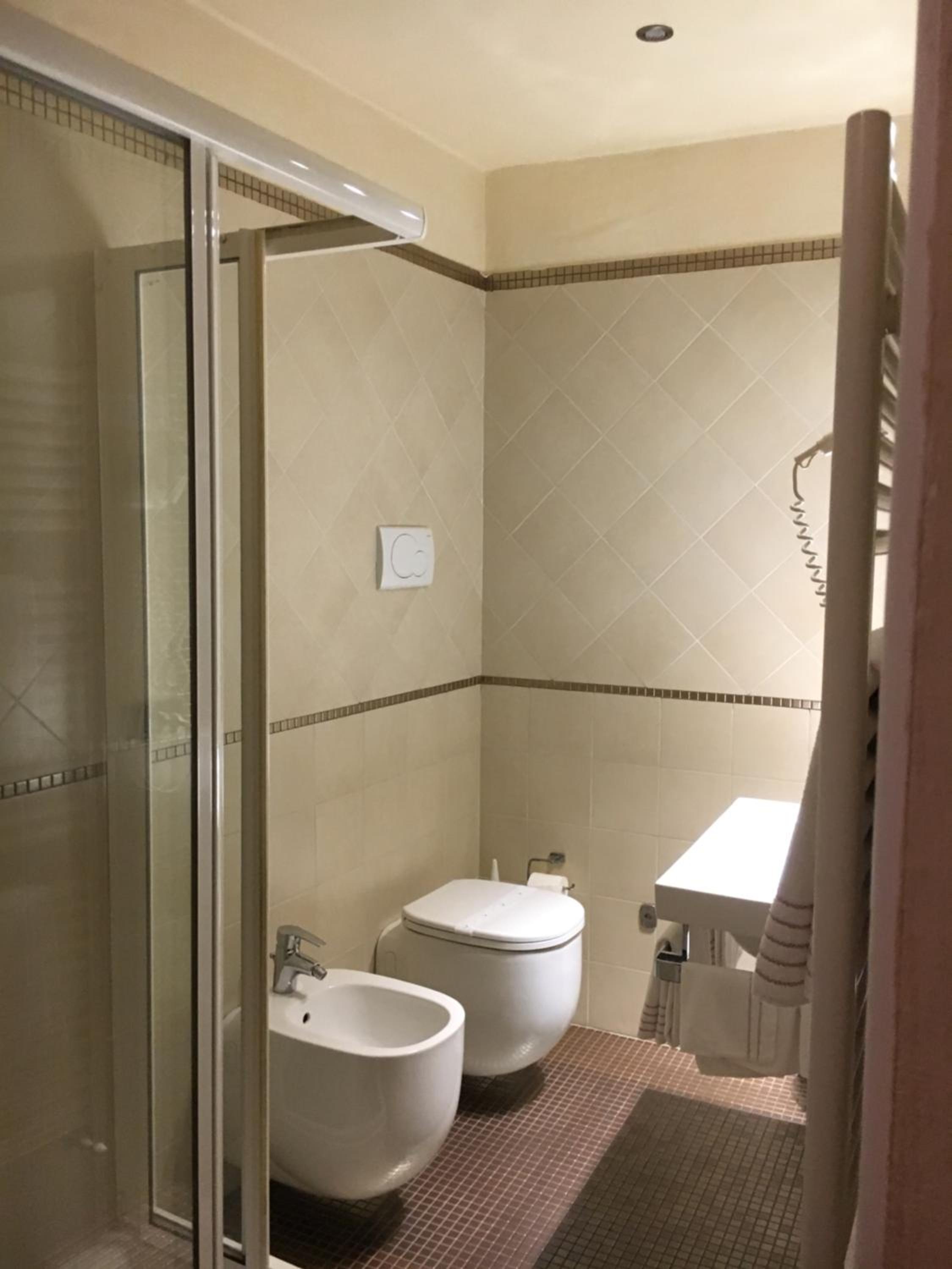 Double or Twin Room - Photo 3