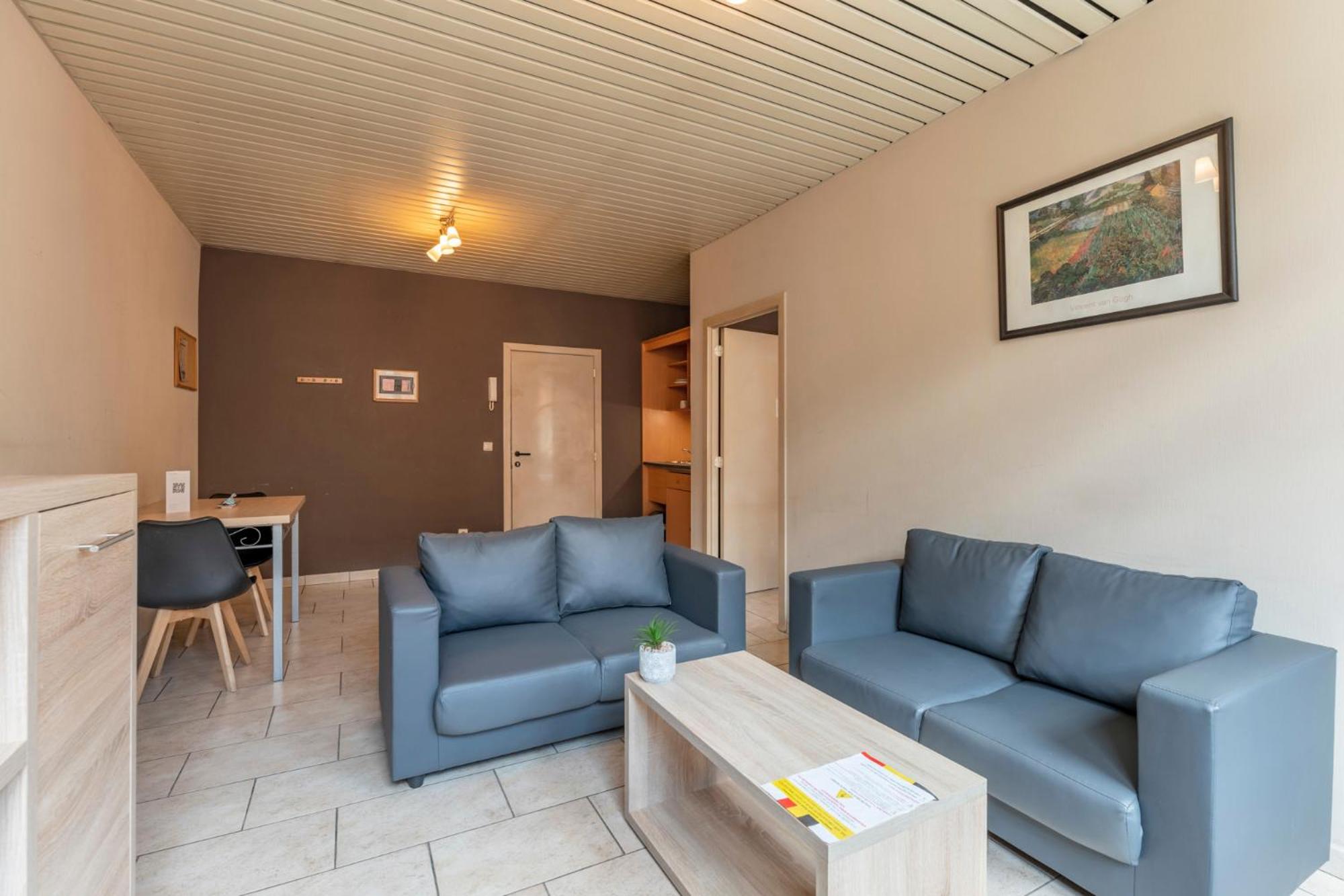 One-Bedroom Apartment - Photo 1