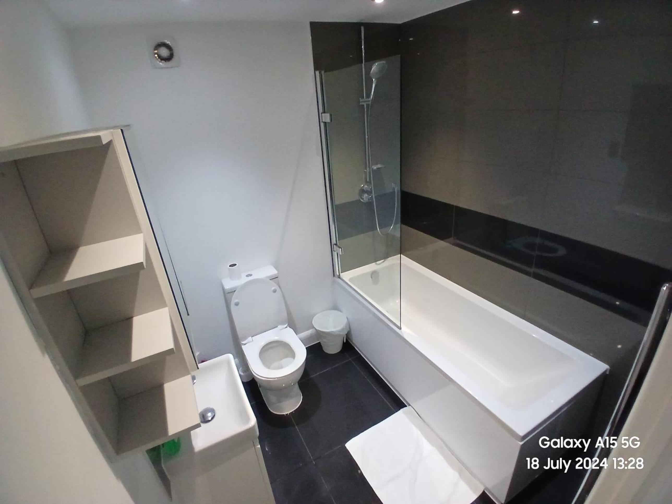 Four-Bedroom House photo 2
