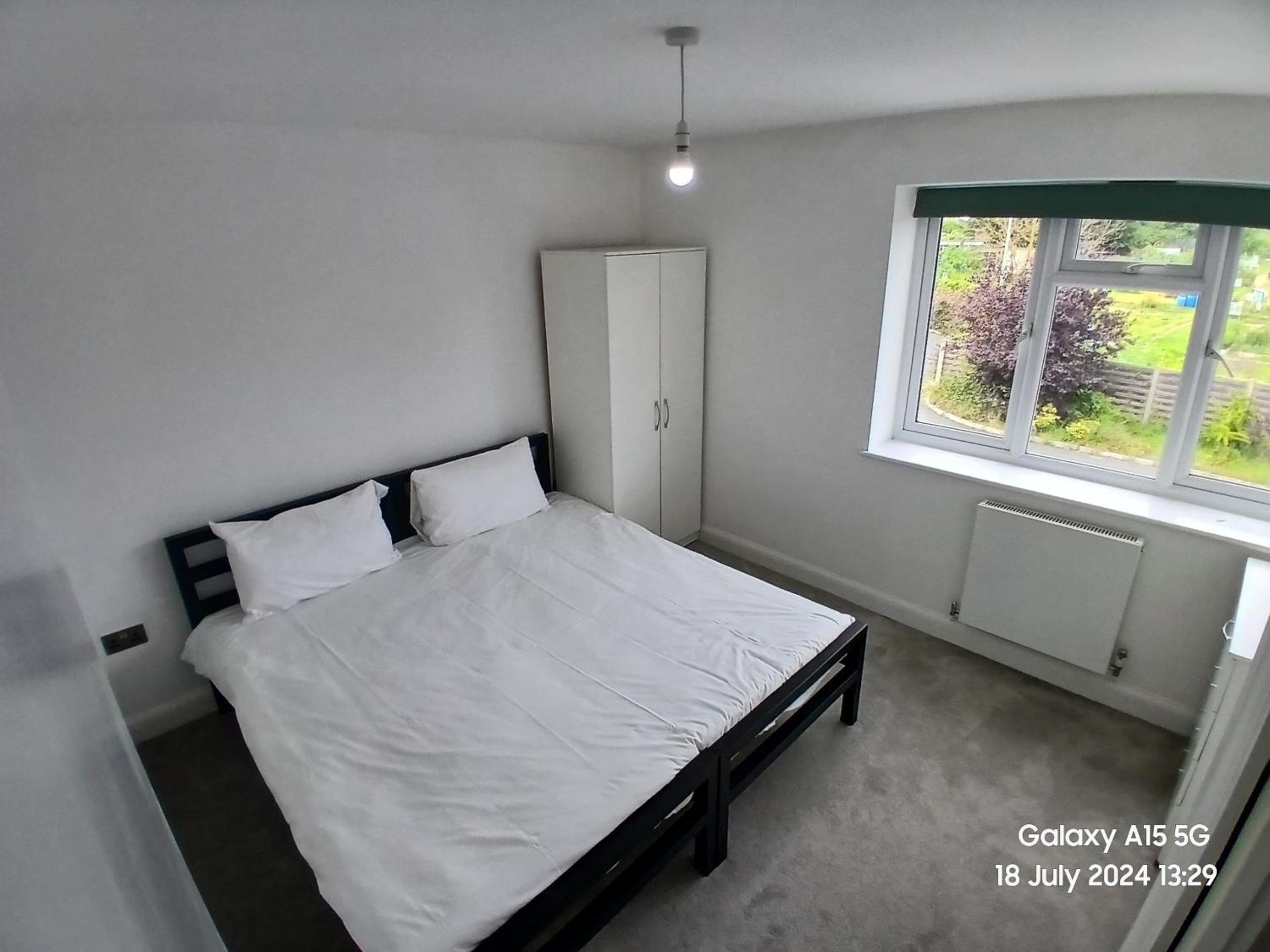 Four-Bedroom House photo 3