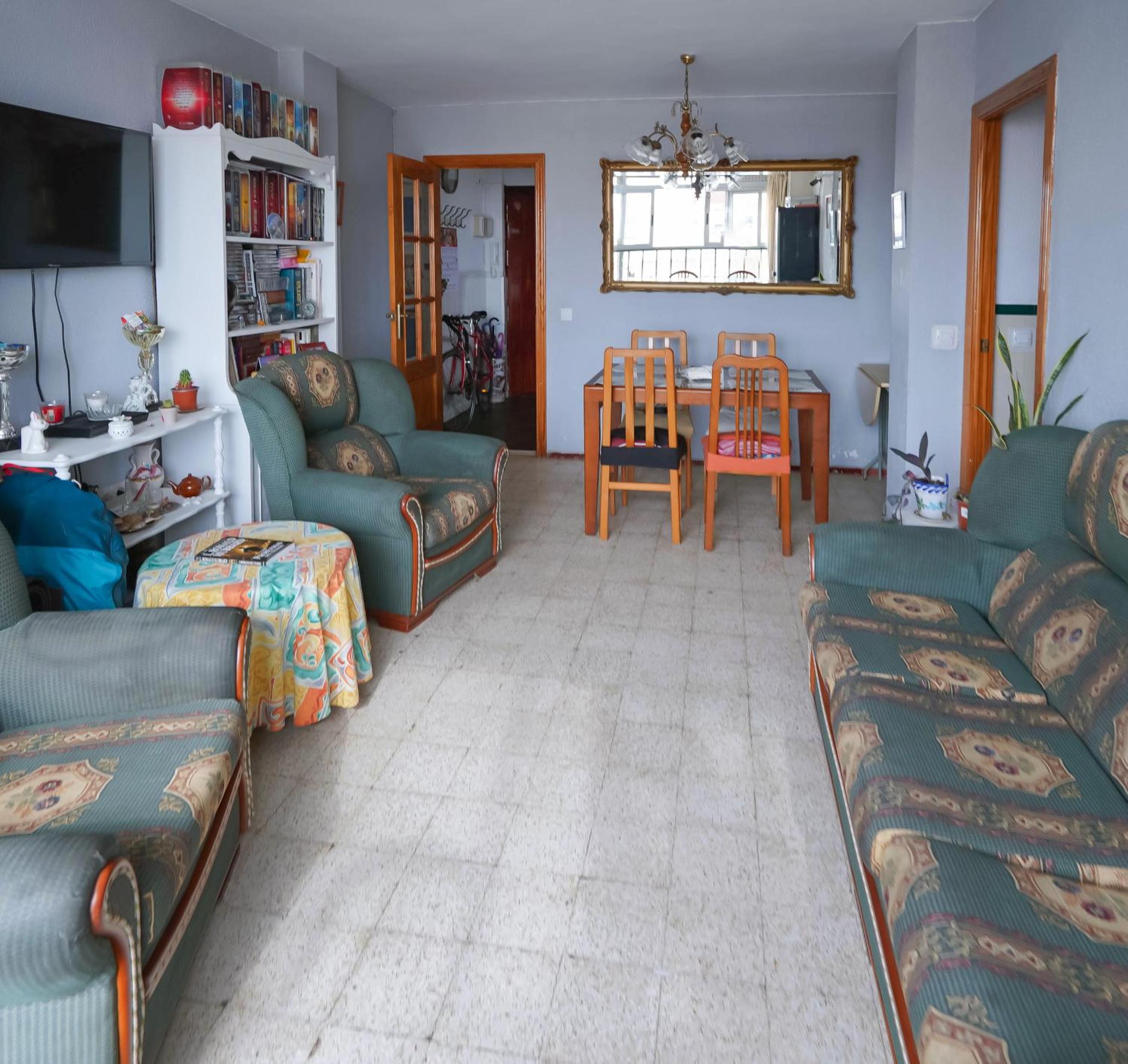 Habitación Queen con Baño Compartido