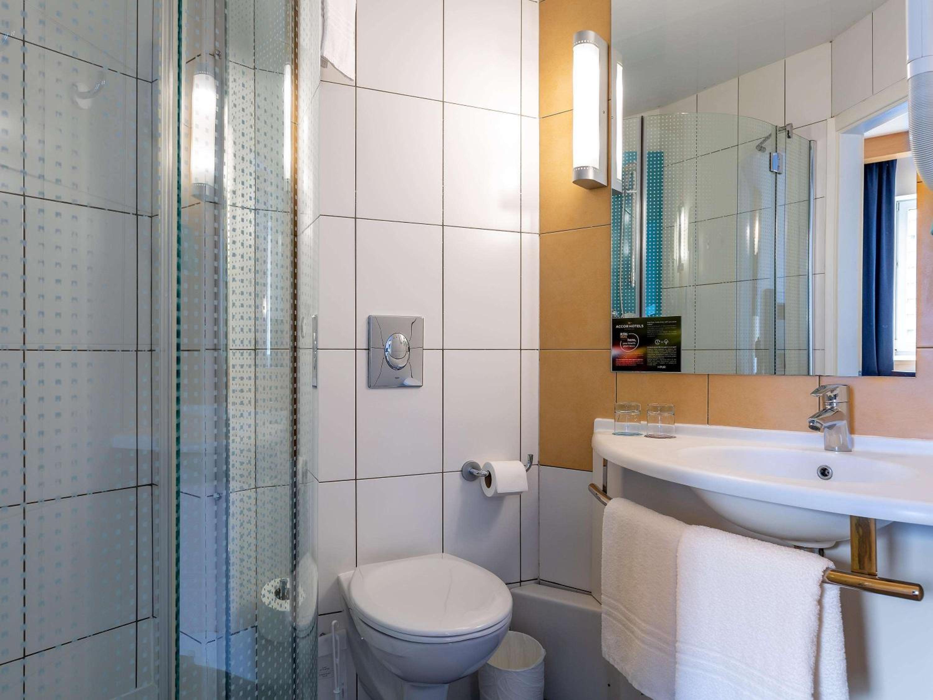 Standard Double Room - Photo 3