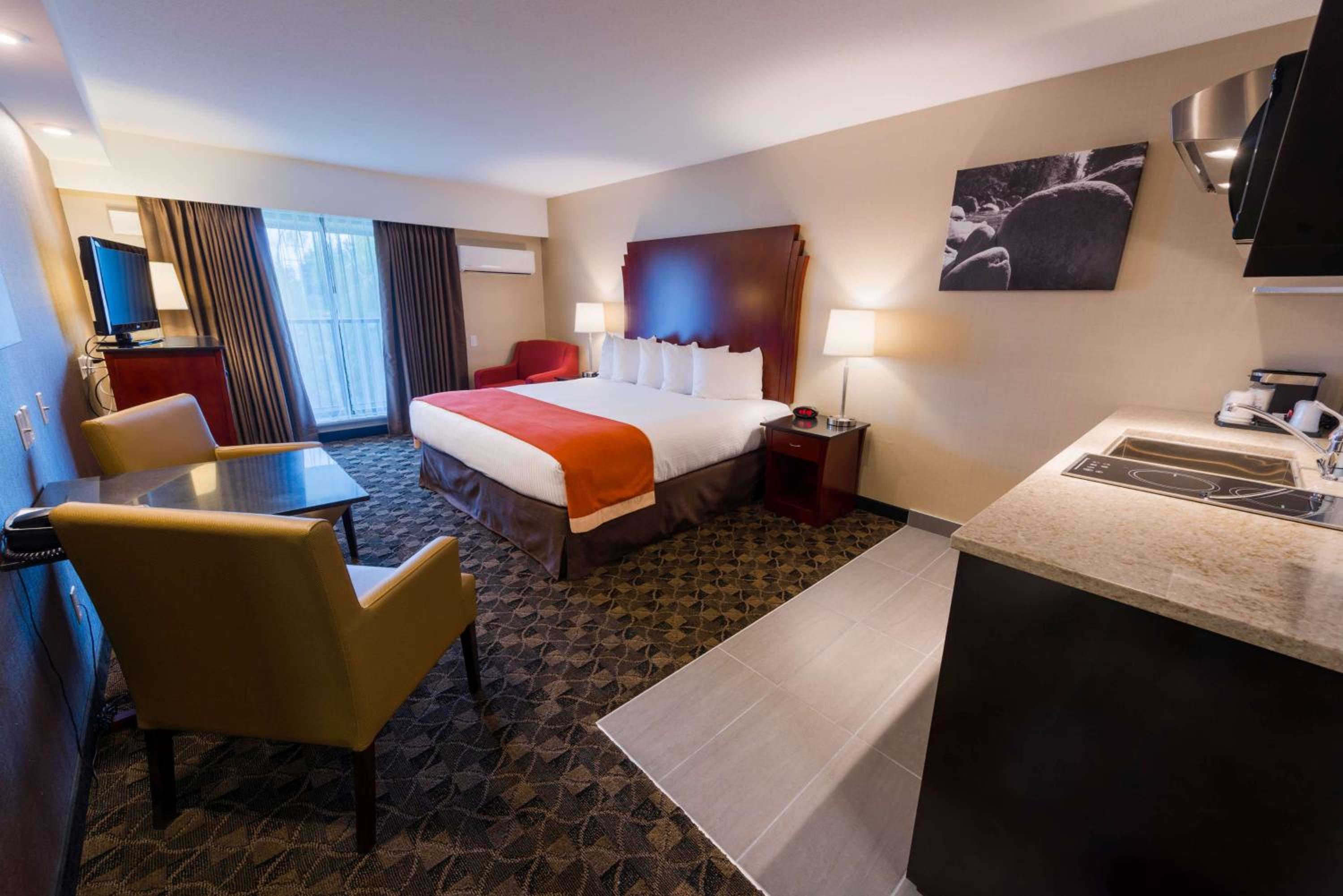 King Room with Balcony and Kitchenette