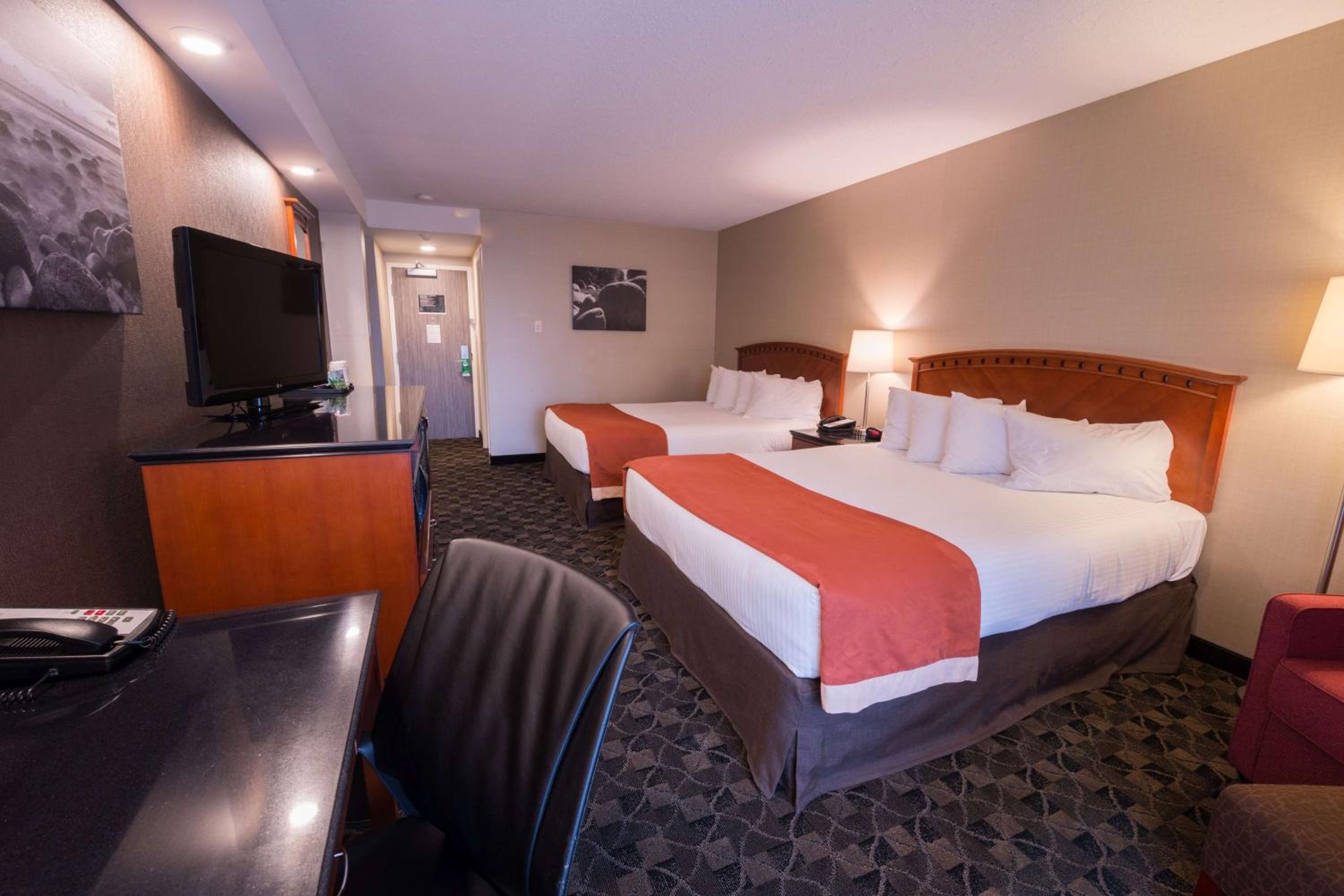 Queen Room with Two Queen Beds with Balcony - Non-smoking