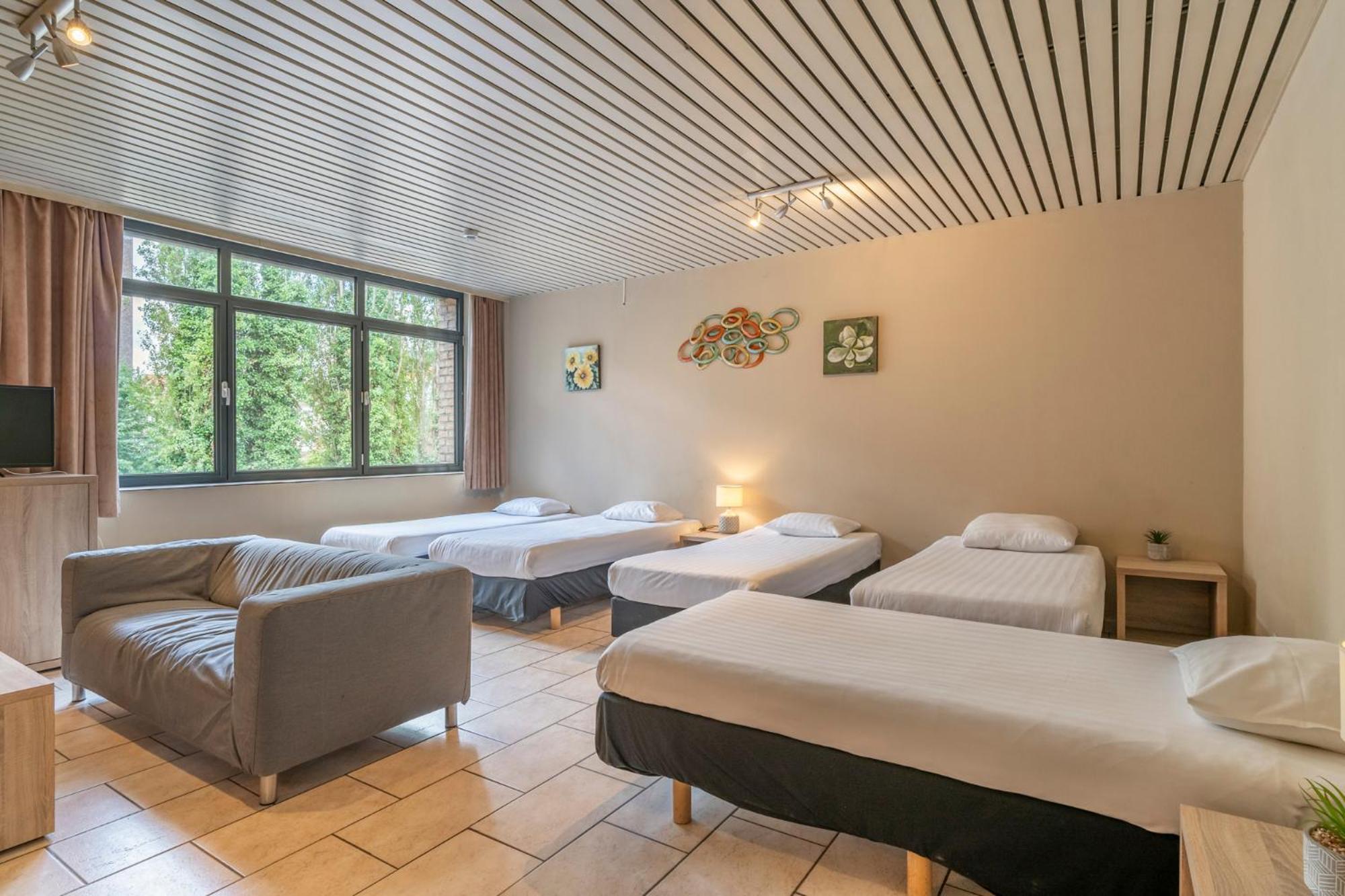 Family Apartment (6 Adults) - Photo 11