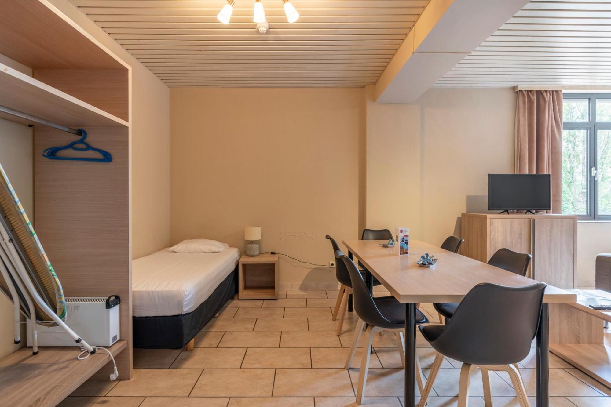 Family Apartment (6 Adults) - Photo 2