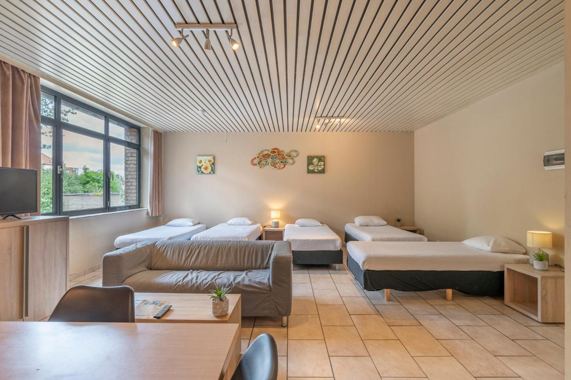 Family Apartment (6 Adults) - Photo 8