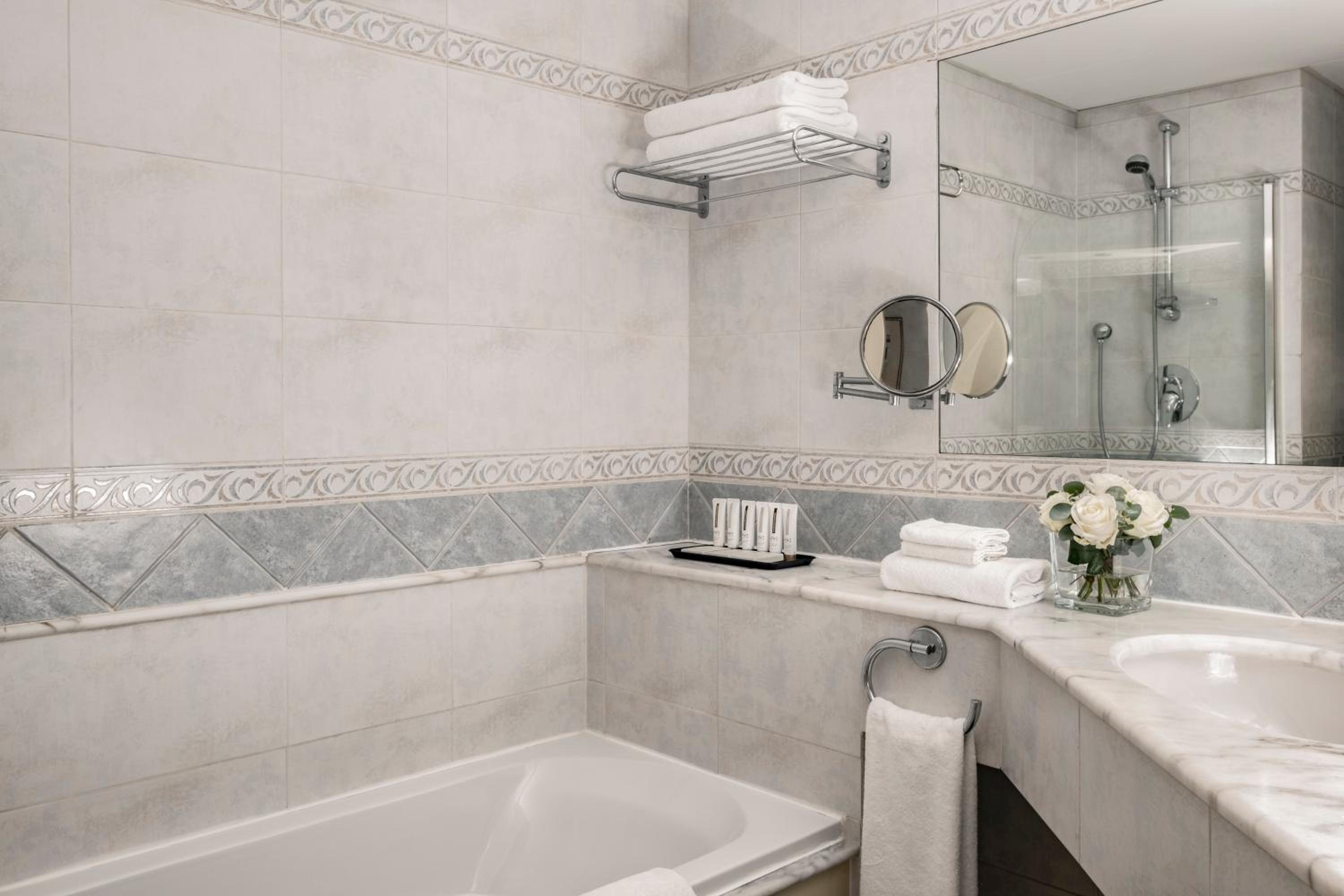 Executive Twin Room with Sea View