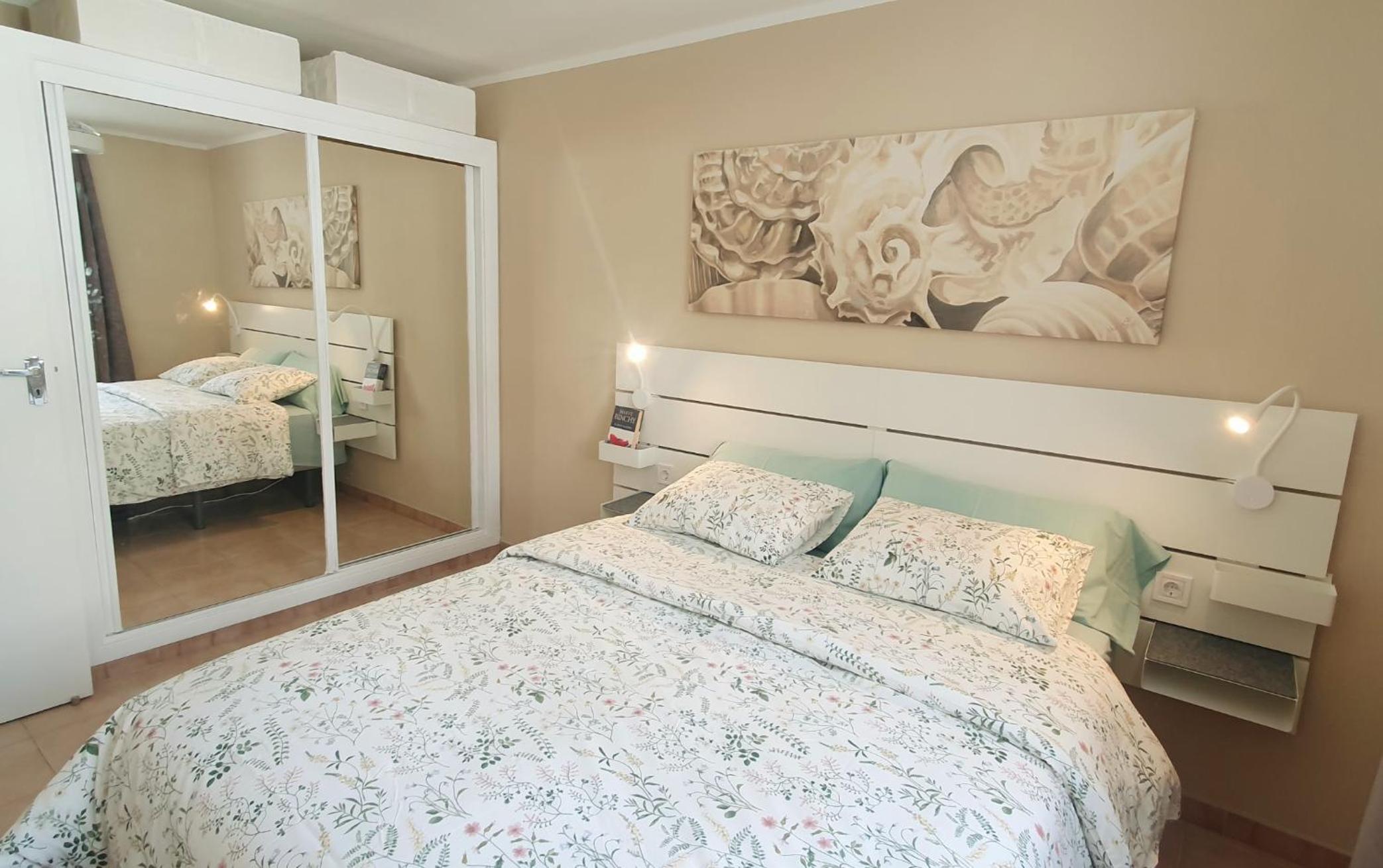 One-Bedroom Apartment photo 2