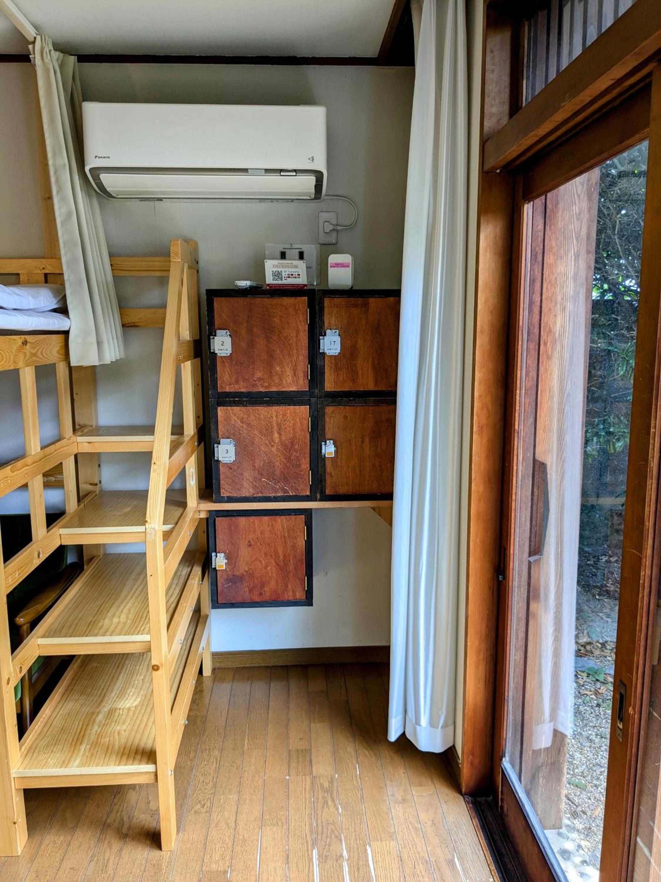 Bed in 6-Bed Dormitory Room photo 1