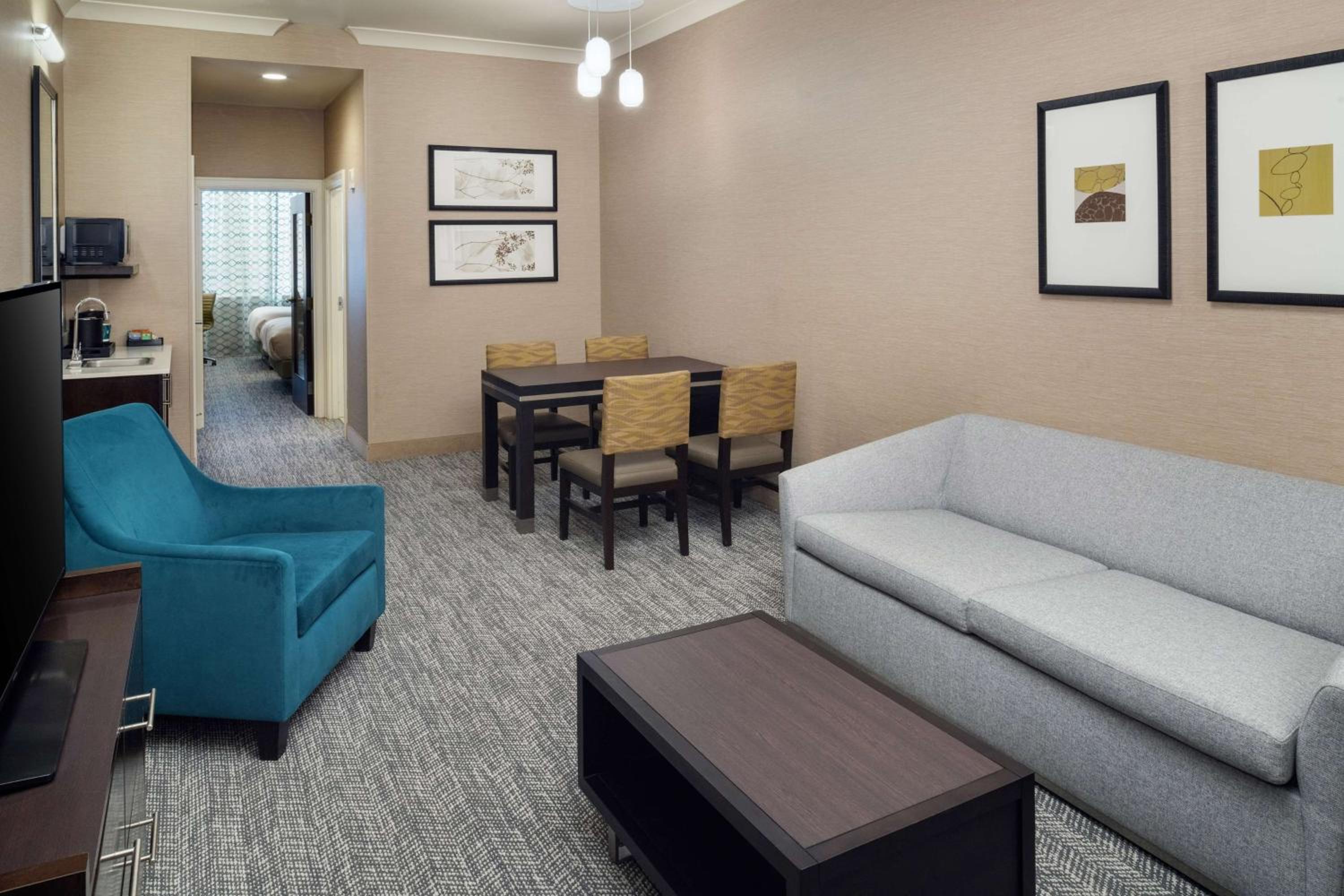 Suite with Two Queen Beds - Non-Smoking - Photo 4