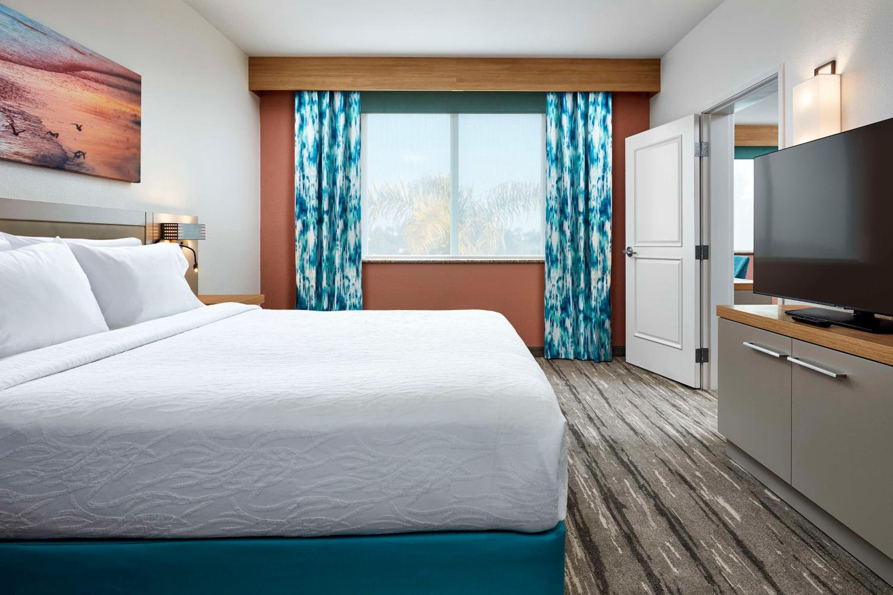 One-Bedroom King Suite - Photo 6