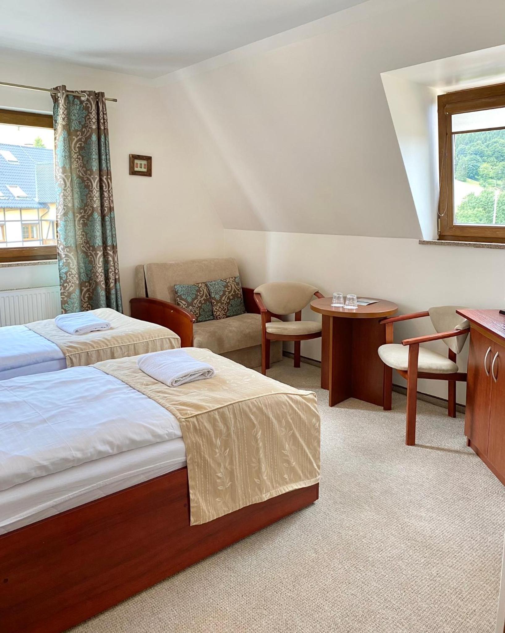 Triple Room with Bathroom - Photo 4
