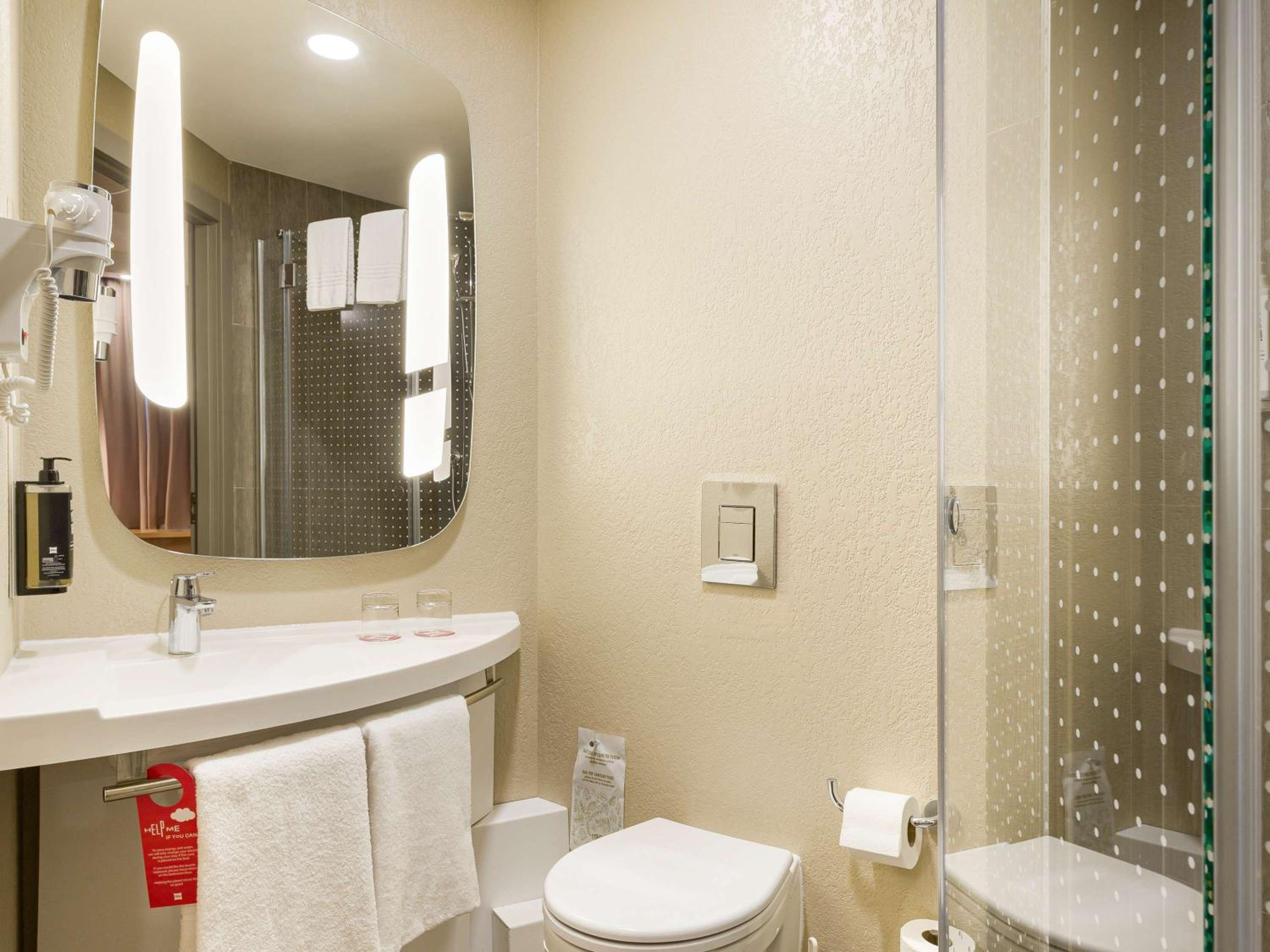 Standard Twin Room - Photo 4