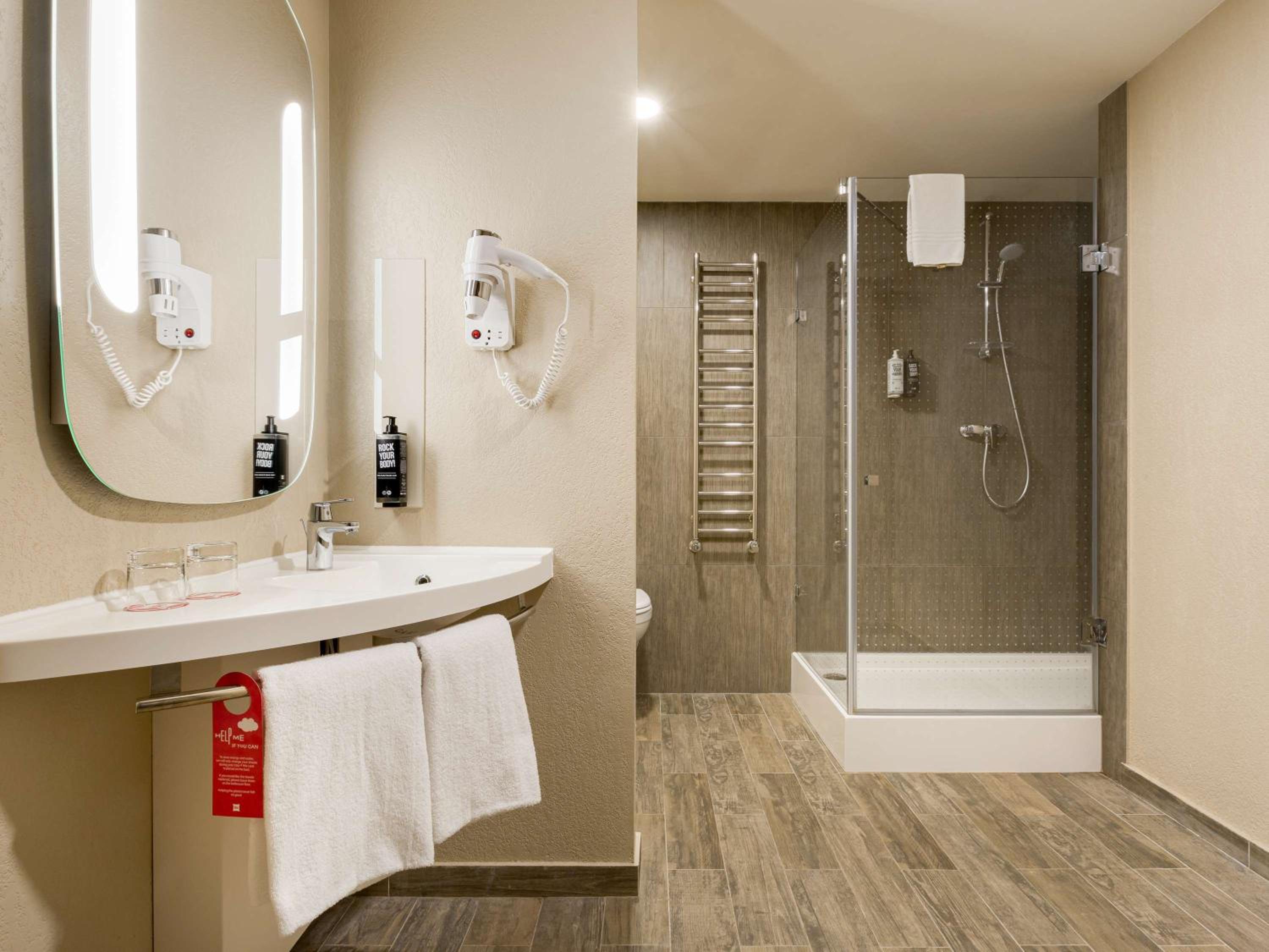 Premium Double Room - Photo 8