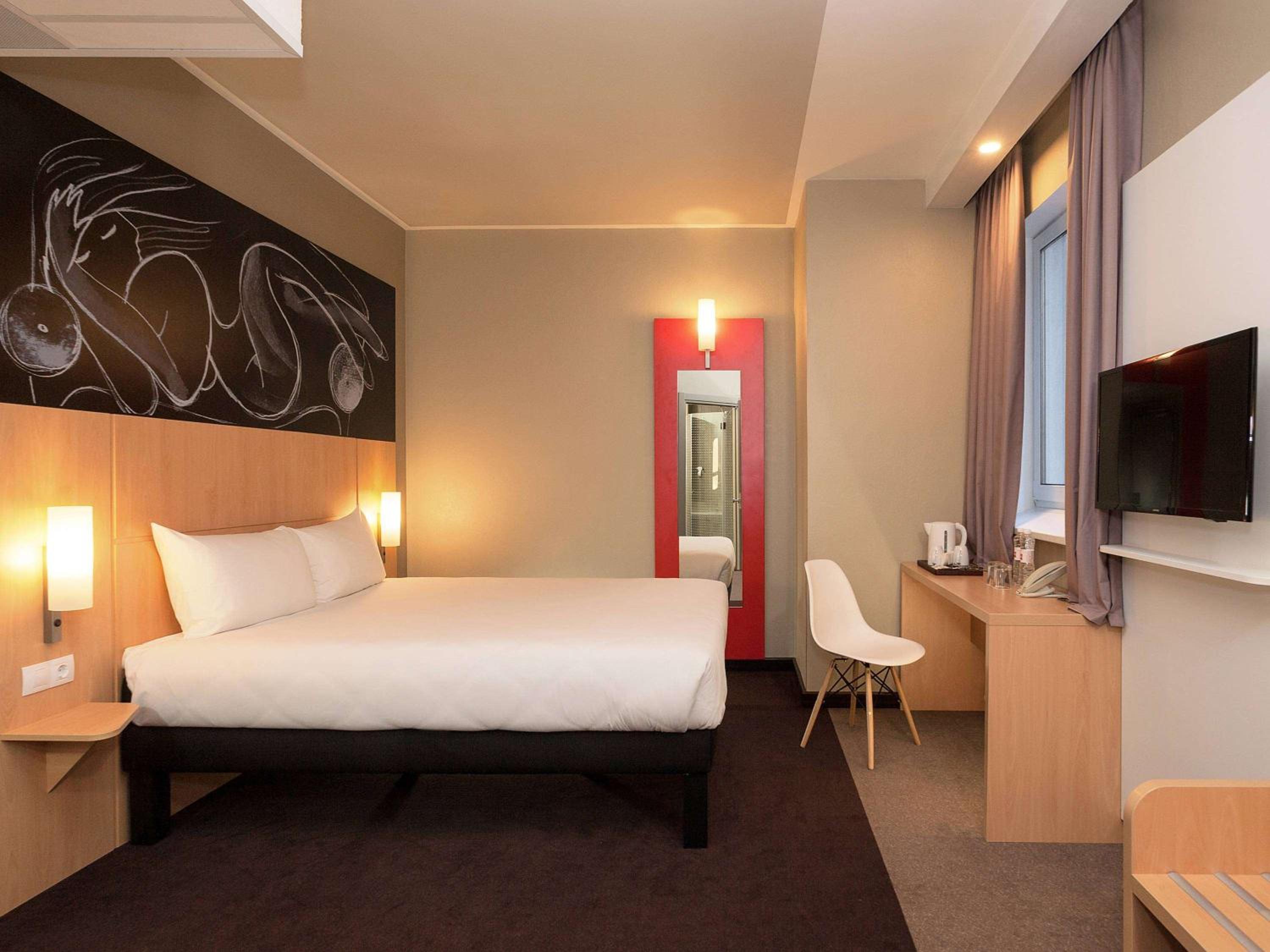 Premium Double Room - Photo 11