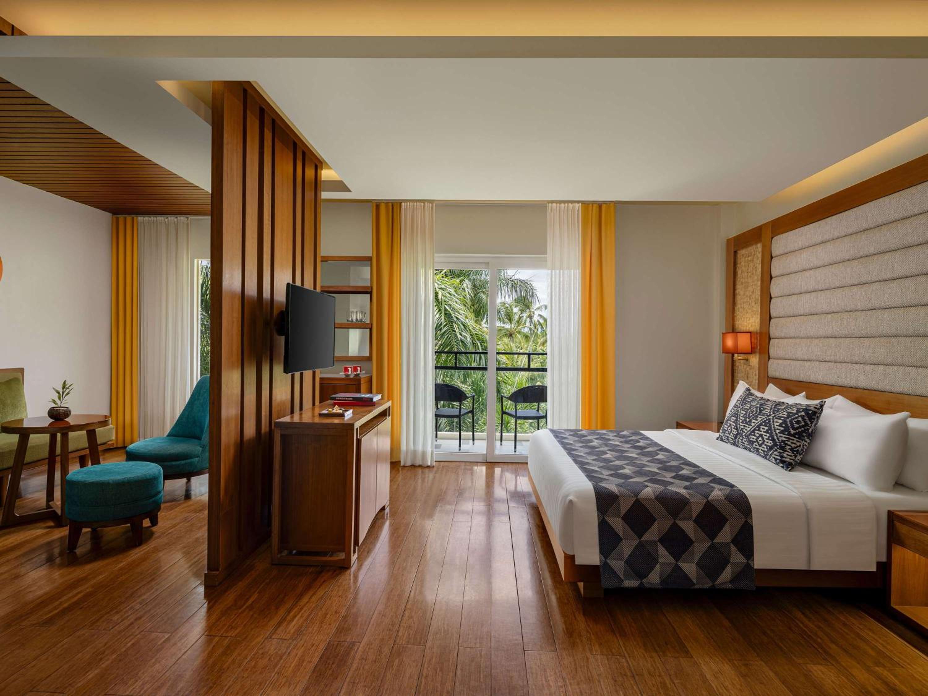 Junior King Suite photo 1