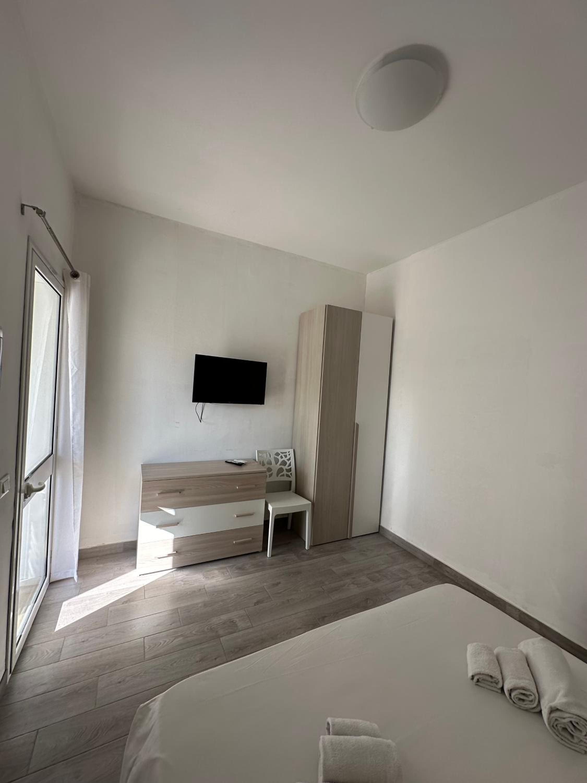 Double Room with Private Bathroom - Photo 1