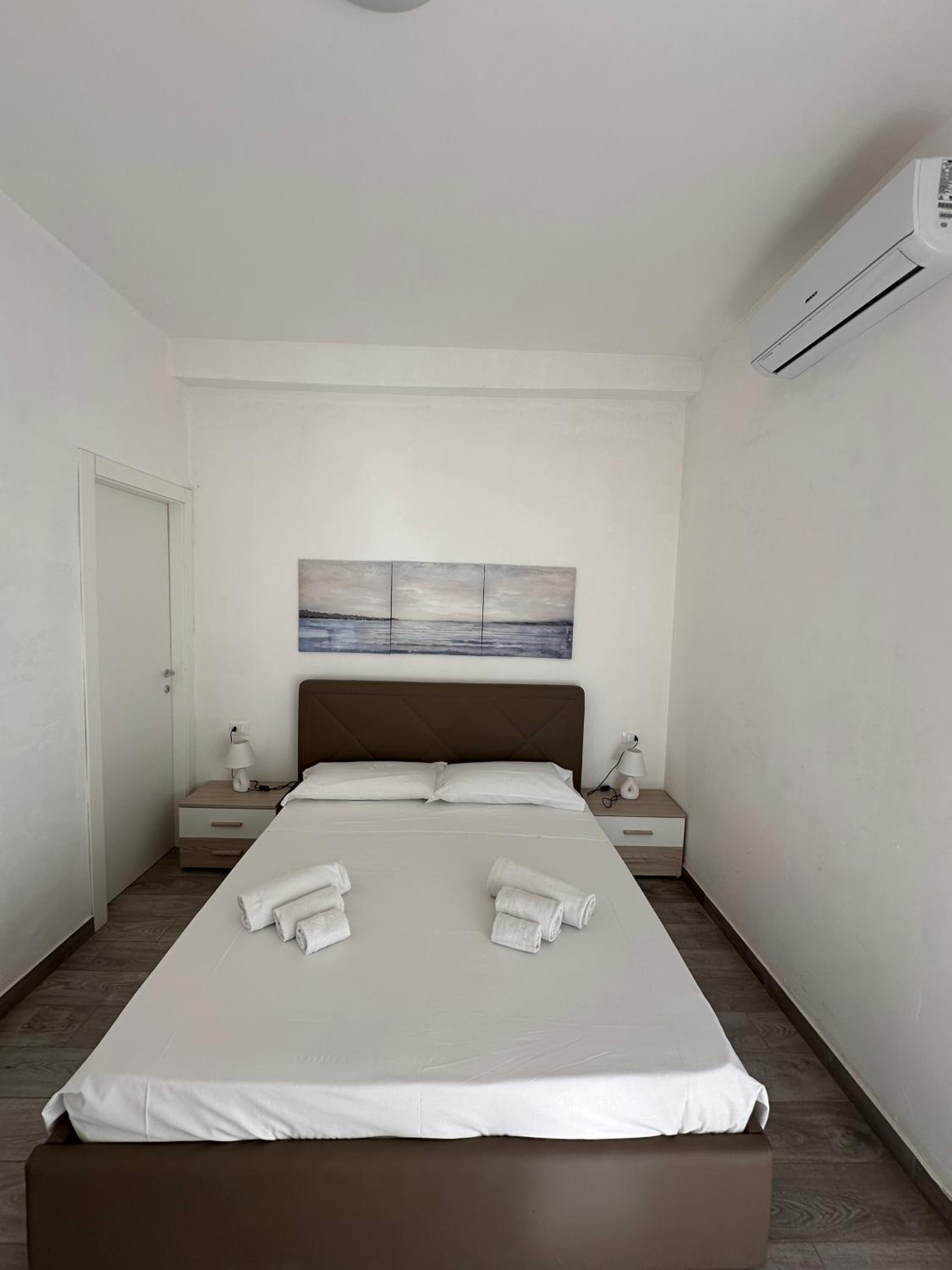Double Room with Private Bathroom - Photo 7