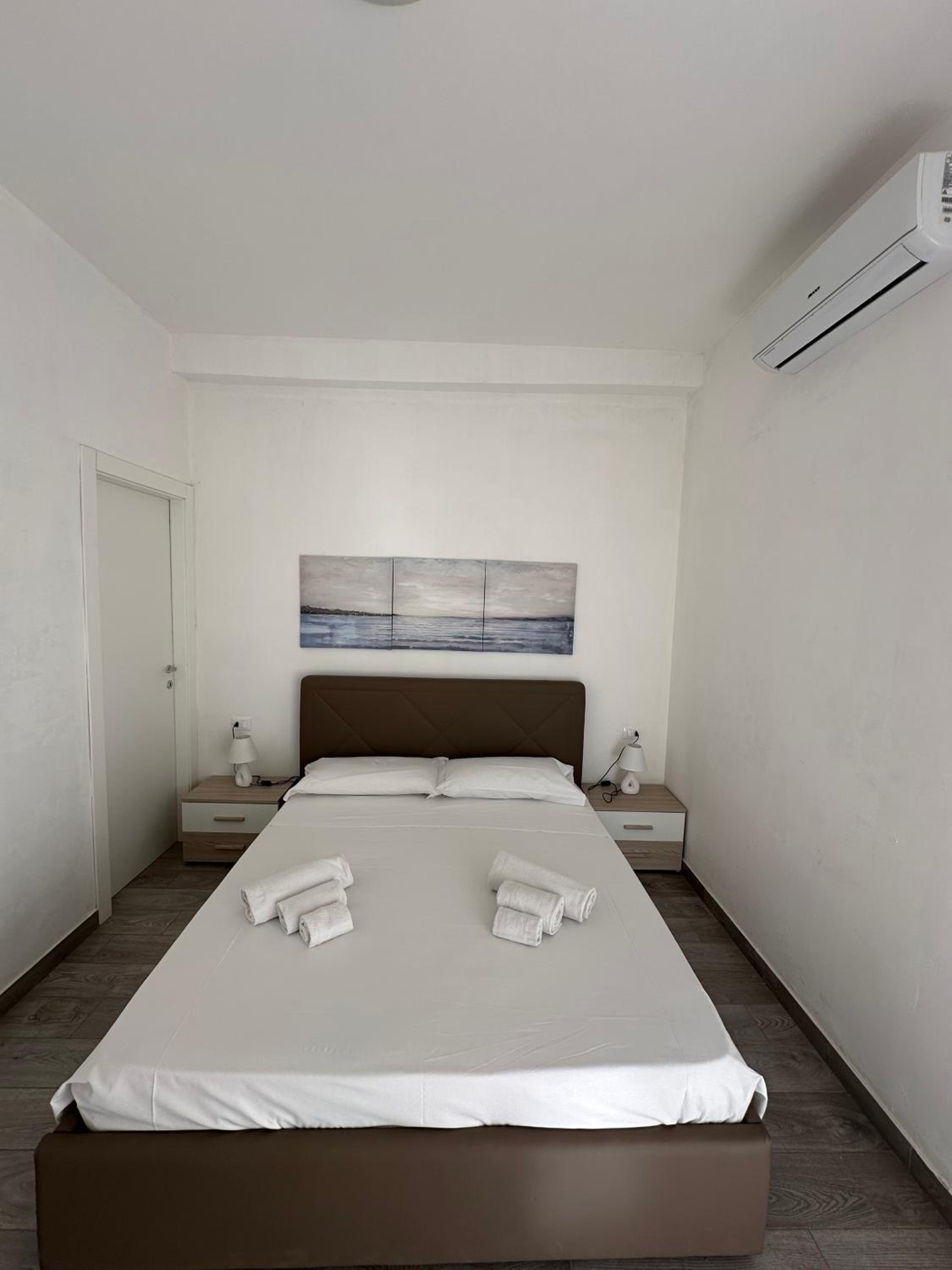 Double Room with Private Bathroom - Photo 4
