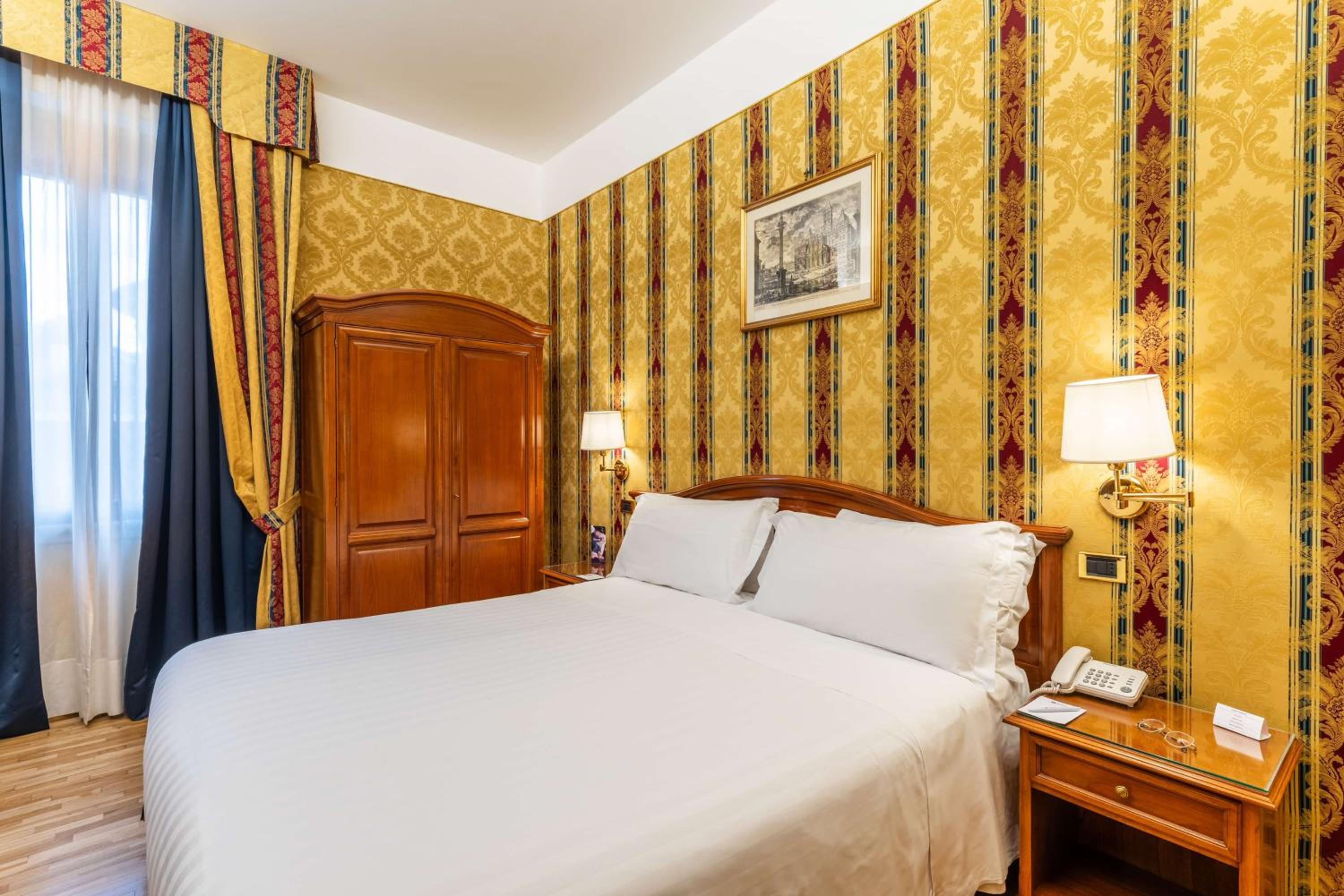 Standard King Room - Non-Smoking
