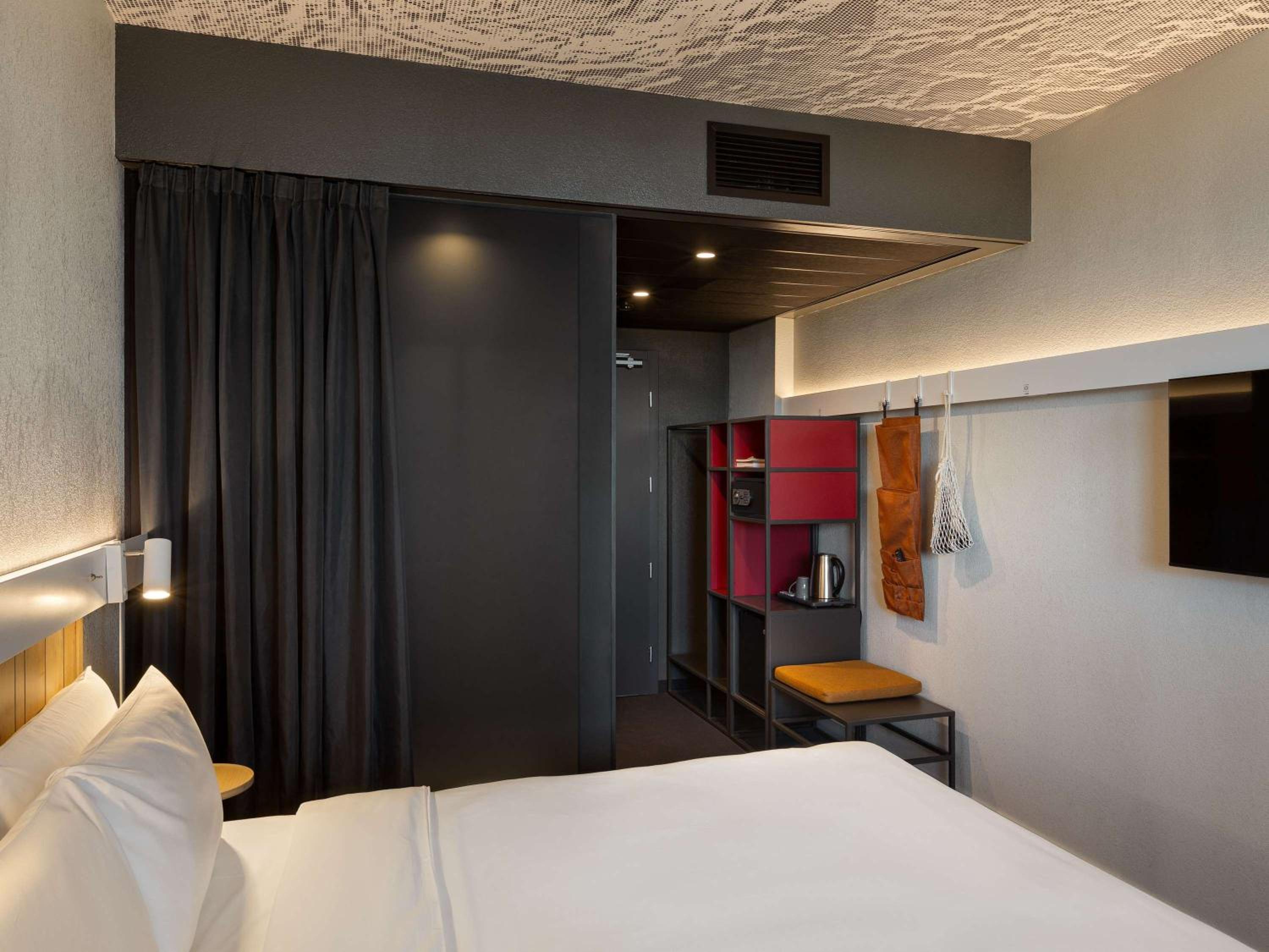 Premium Double Room with Balcony photo 2