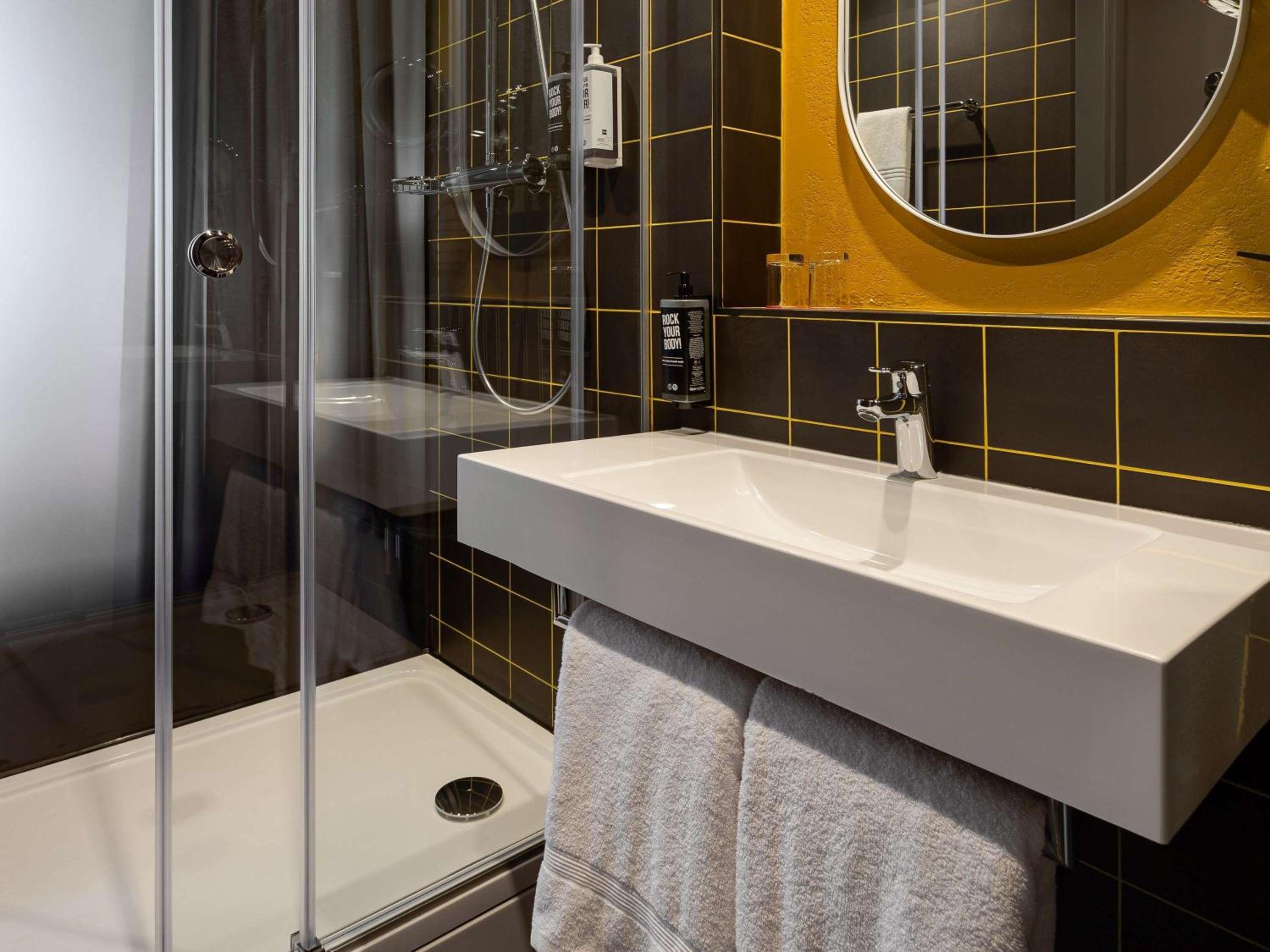 Premium Double Room with Balcony photo 3
