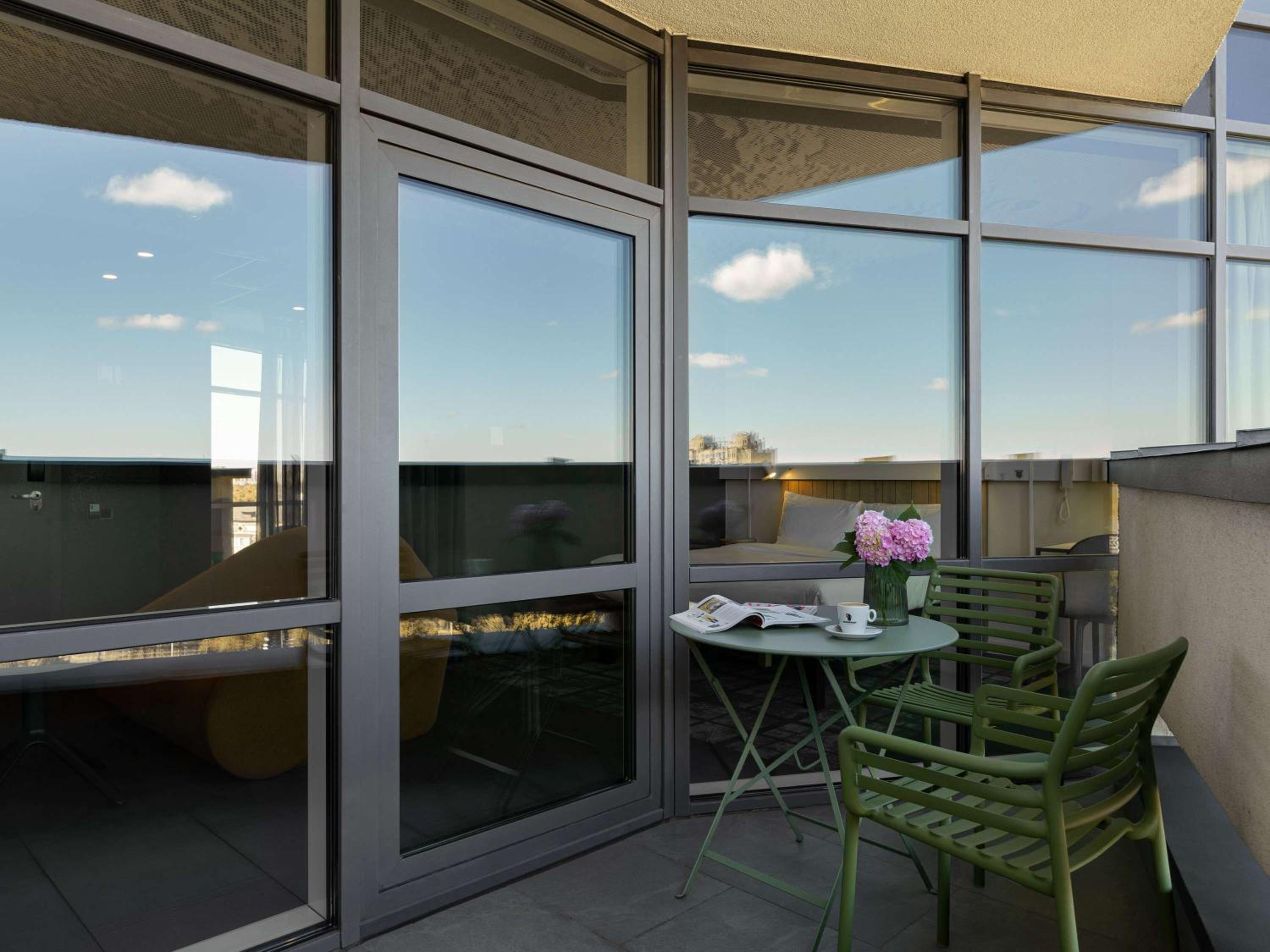 Family Room with Balcony - Photo 7