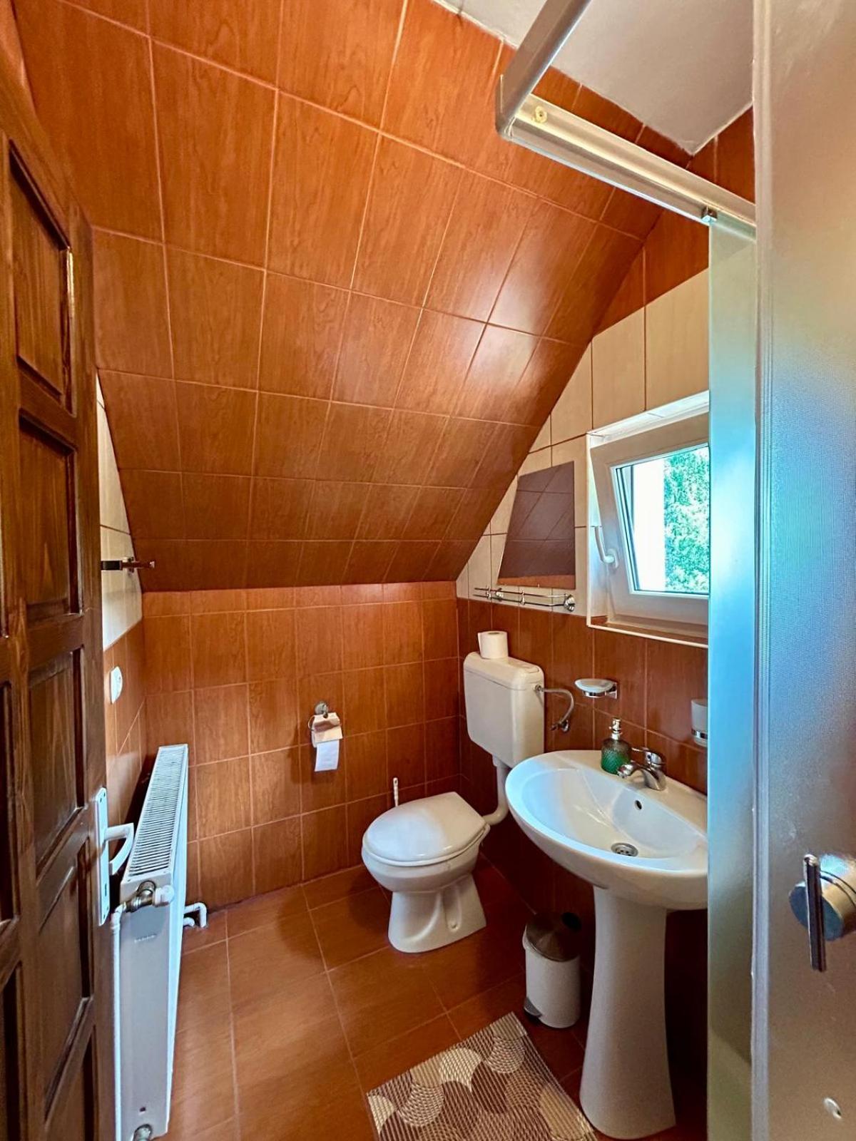 Double Or Twin Room With Private Bathroom photo 2