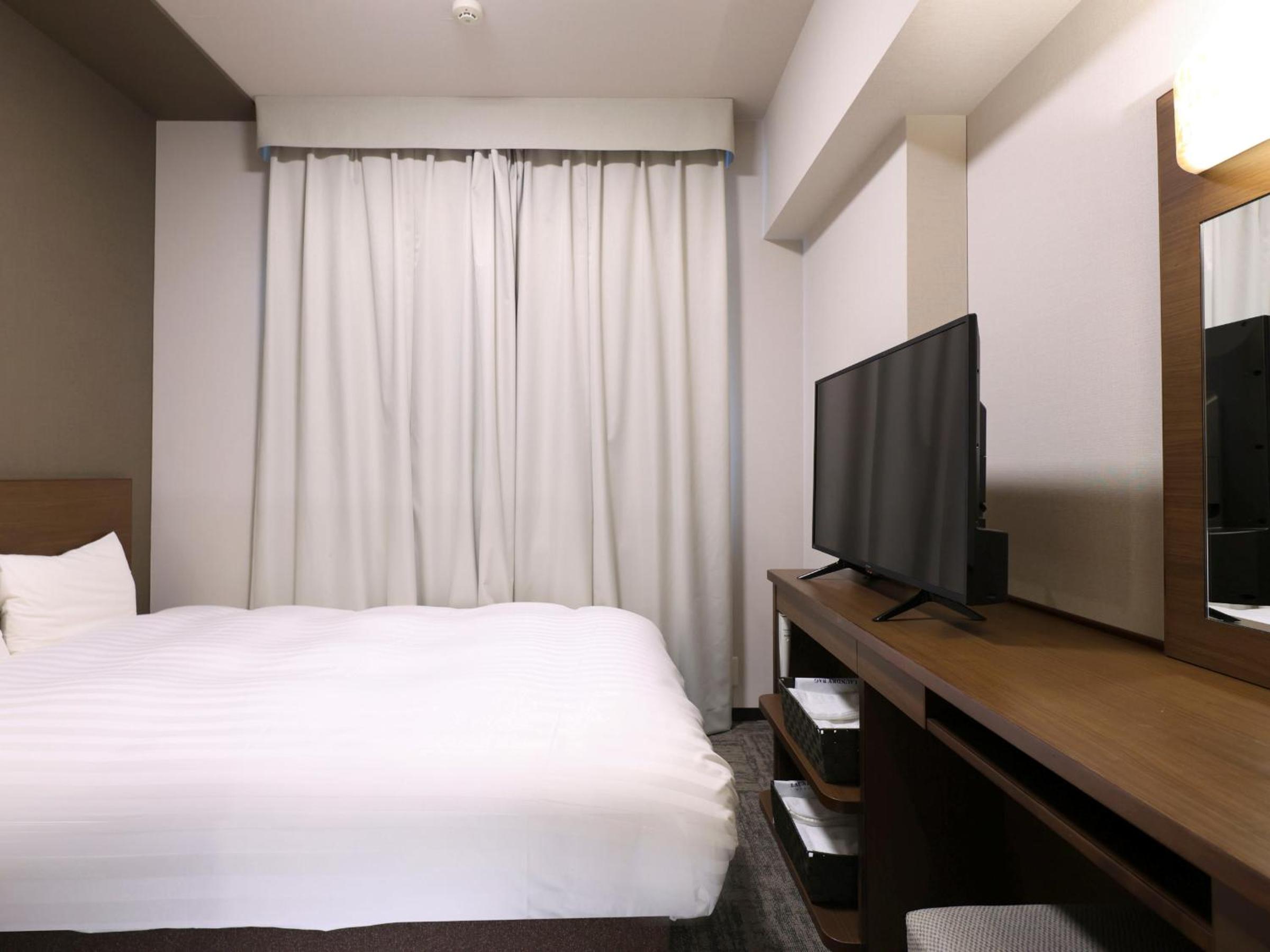 Double Room with Lounge Access - Non-Smoking photo 1