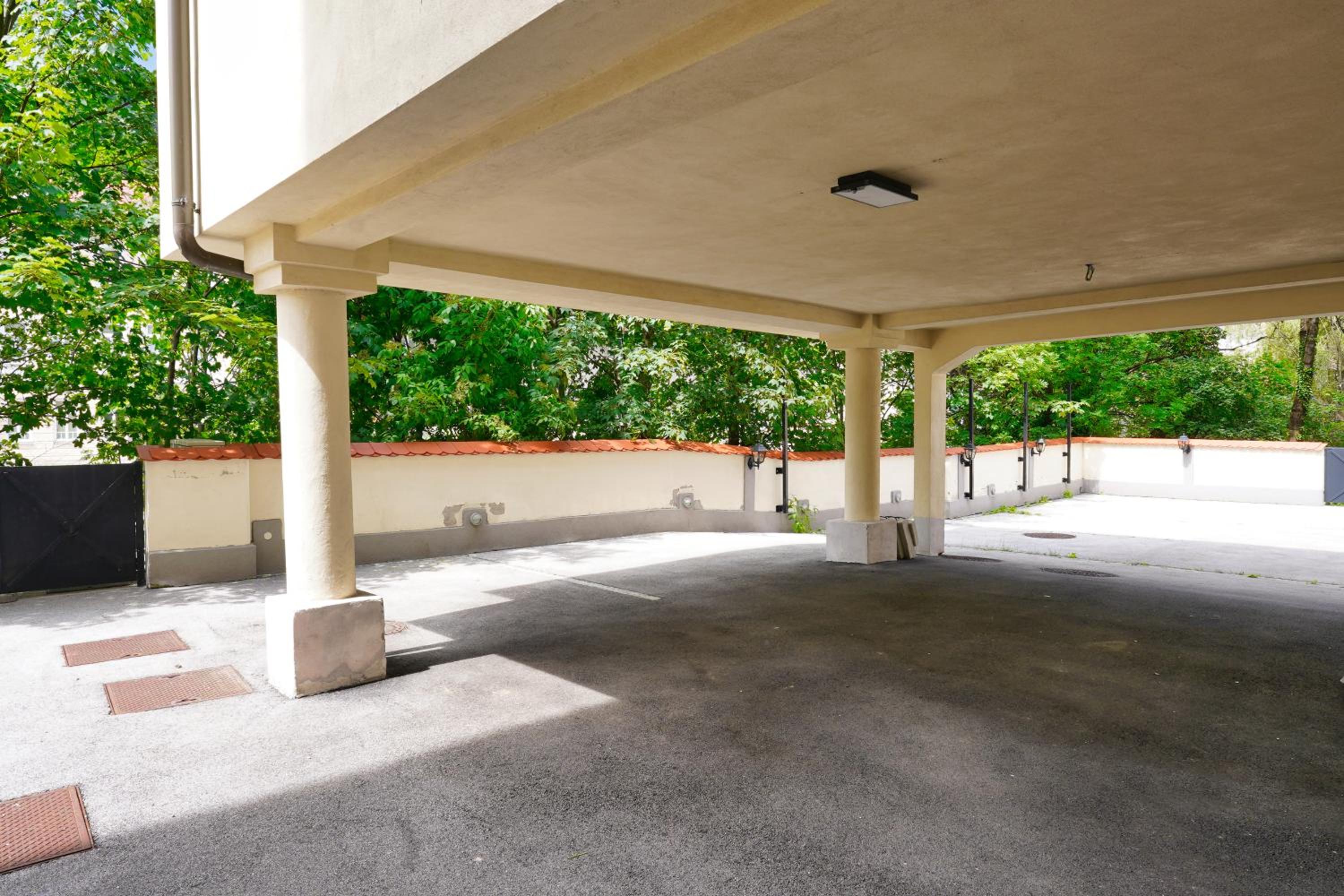Apartment with Terrace photo 2