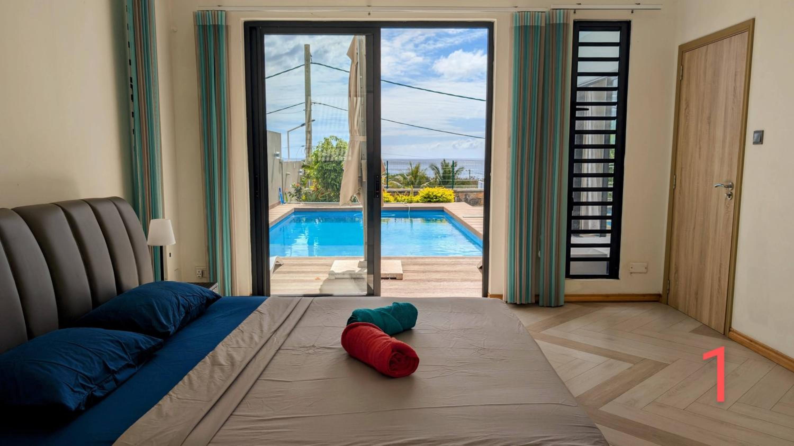 Villa photo 2