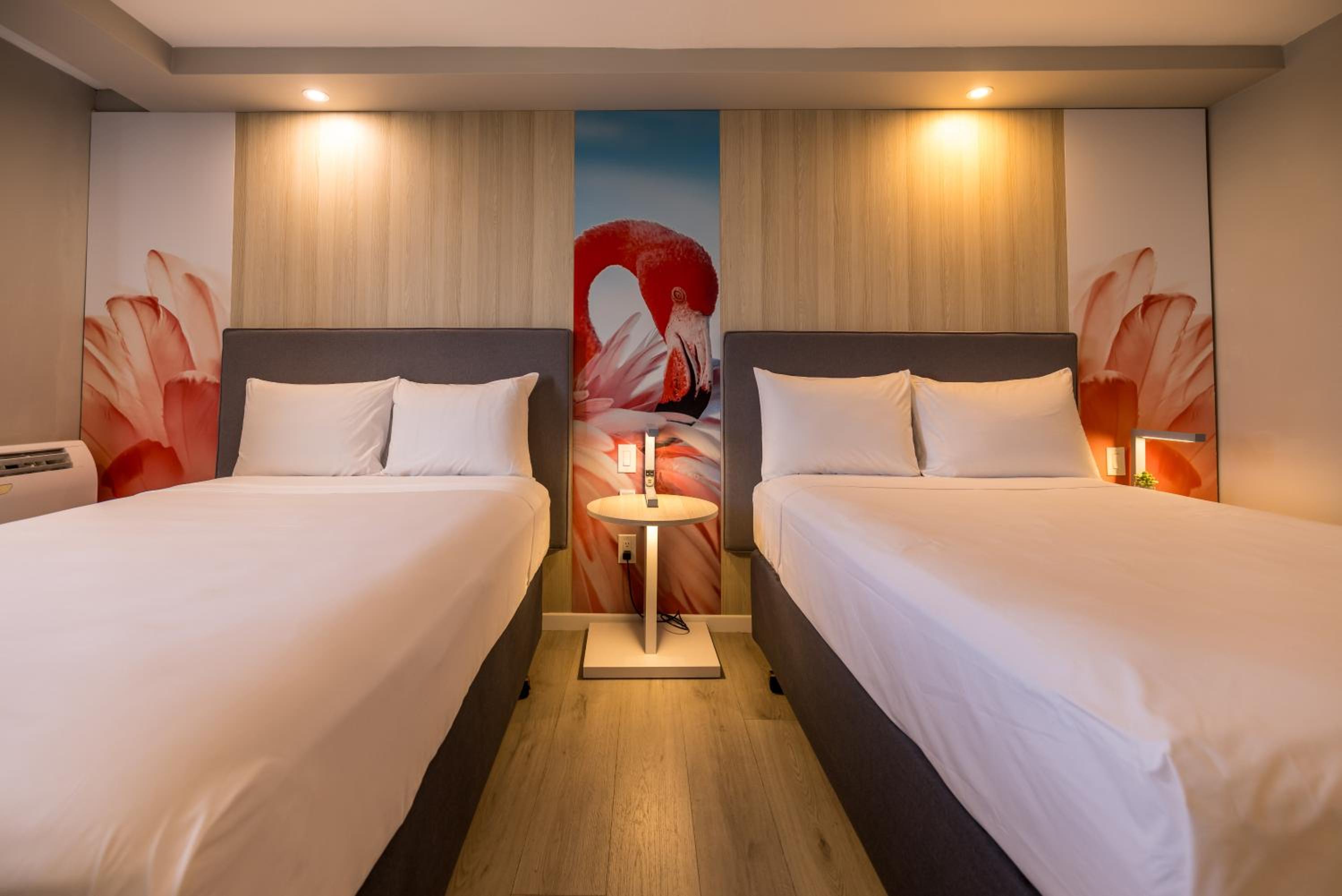 Premier Double Room with Two Double Beds - Photo 2