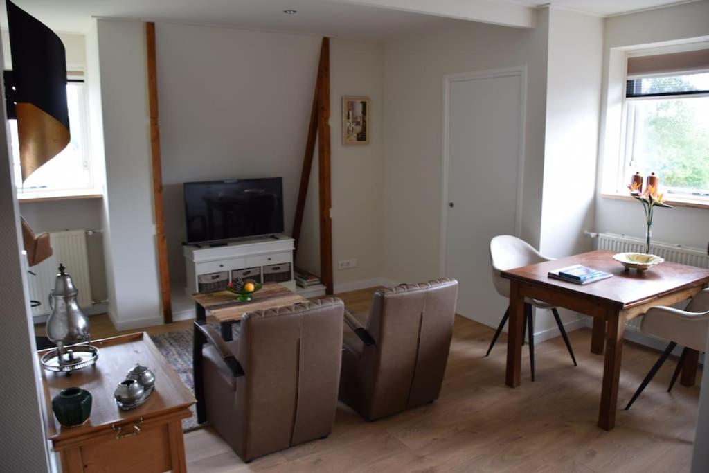 One-Bedroom Apartment photo 3