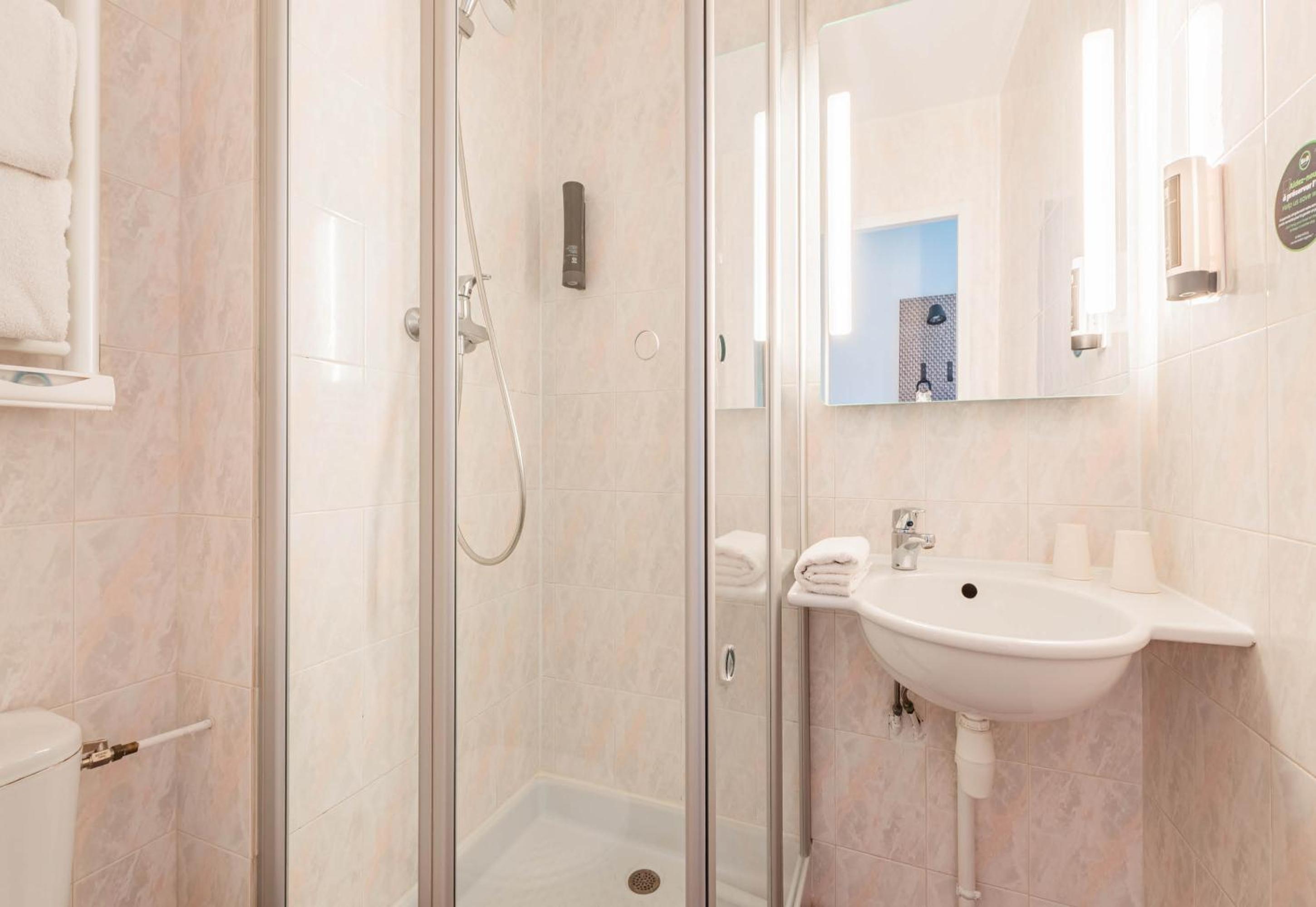 Double Room - Photo 2