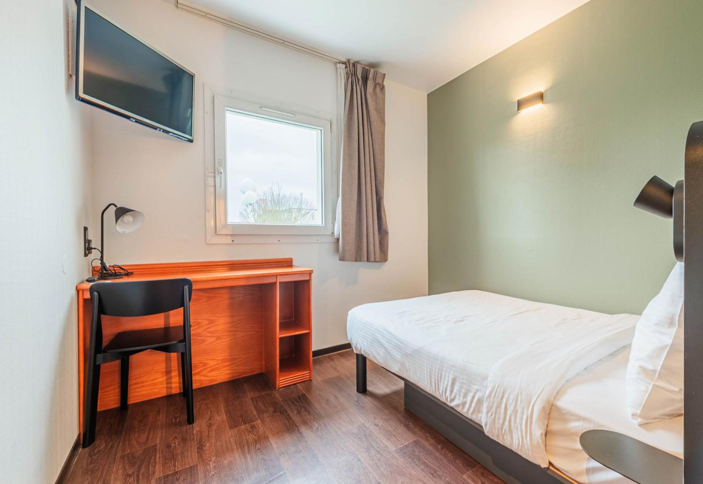 Double Room - Disability Access - Photo 1