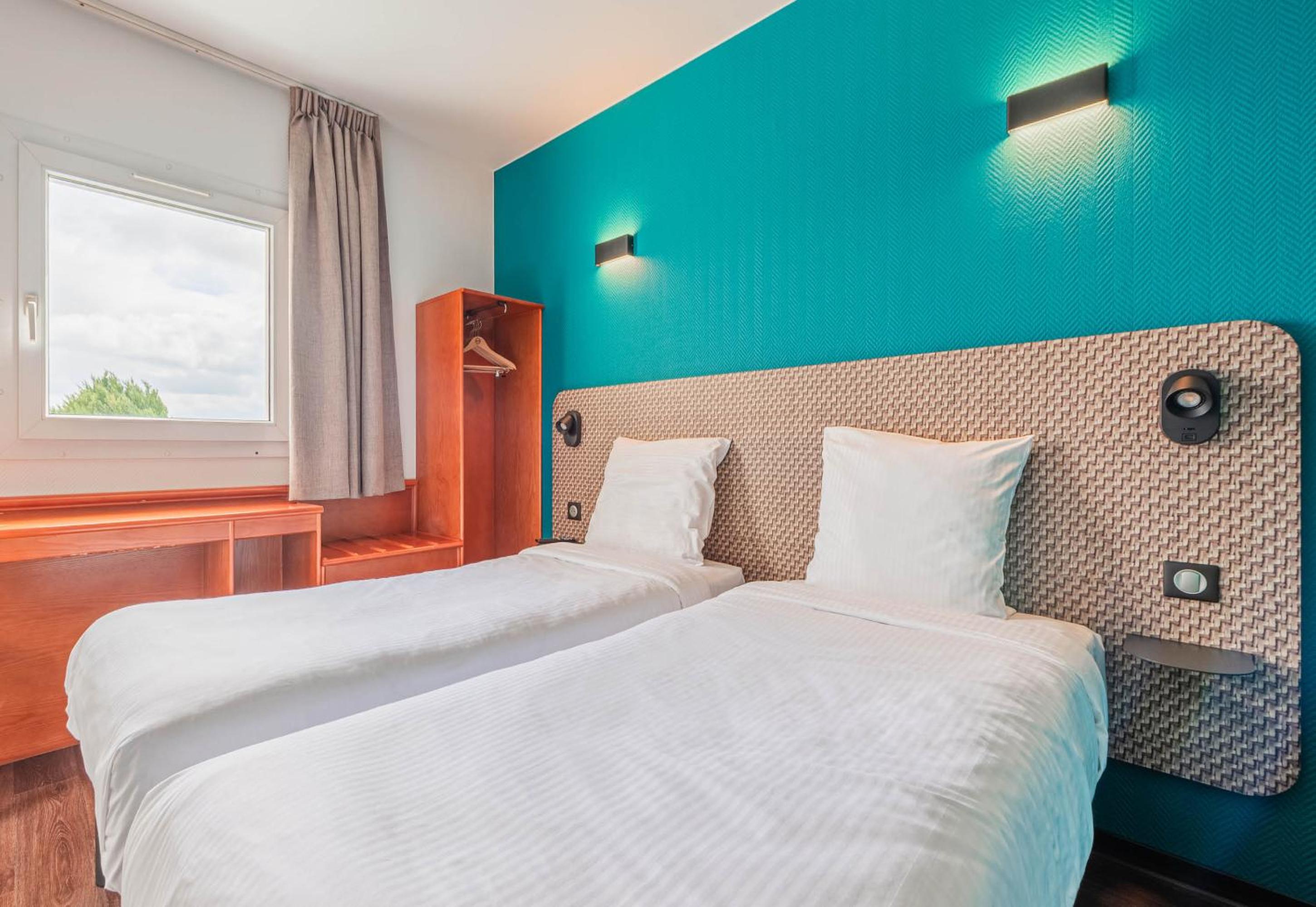 Twin Room - Photo 1