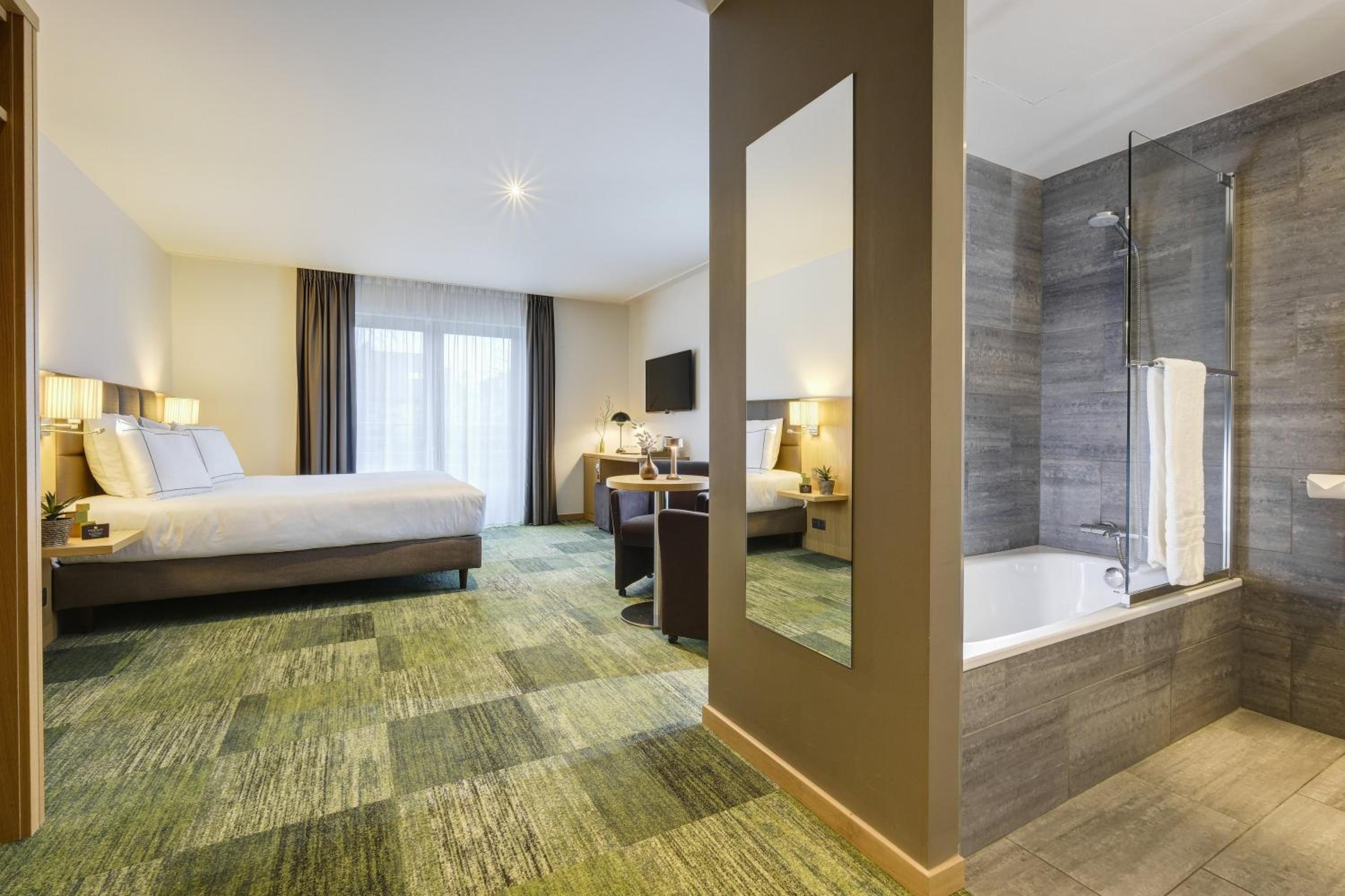 Double or Twin Room - Photo 5