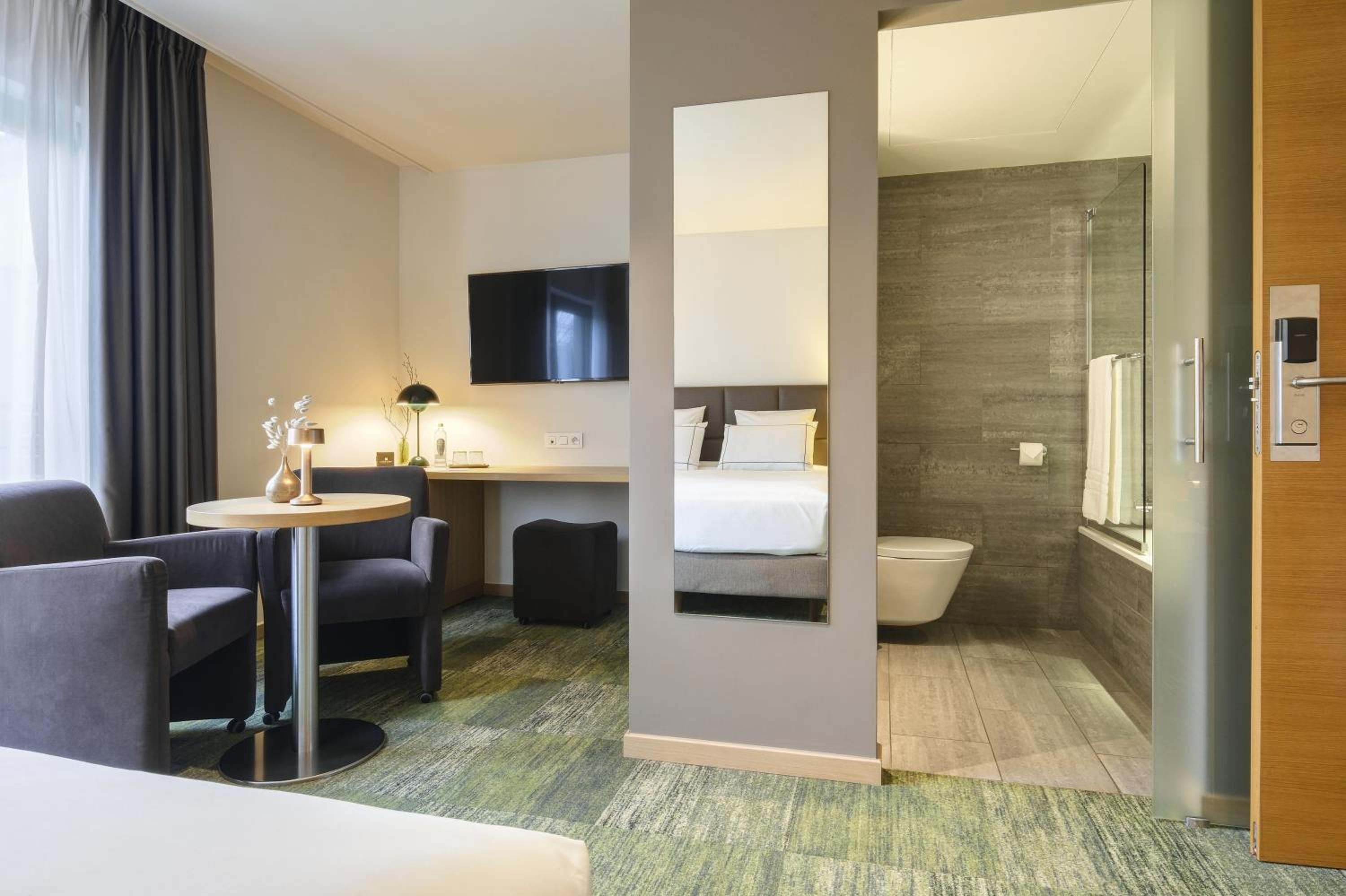 Double or Twin Room - Photo 6
