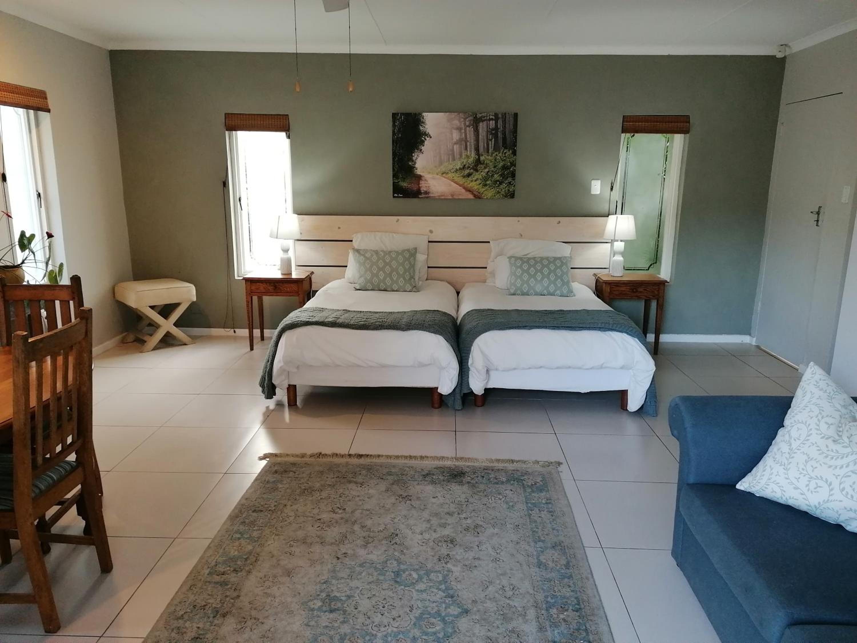 Superior Family Room - Photo 11