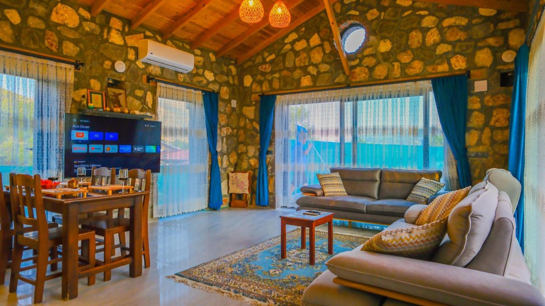 Superior Villa photo 1