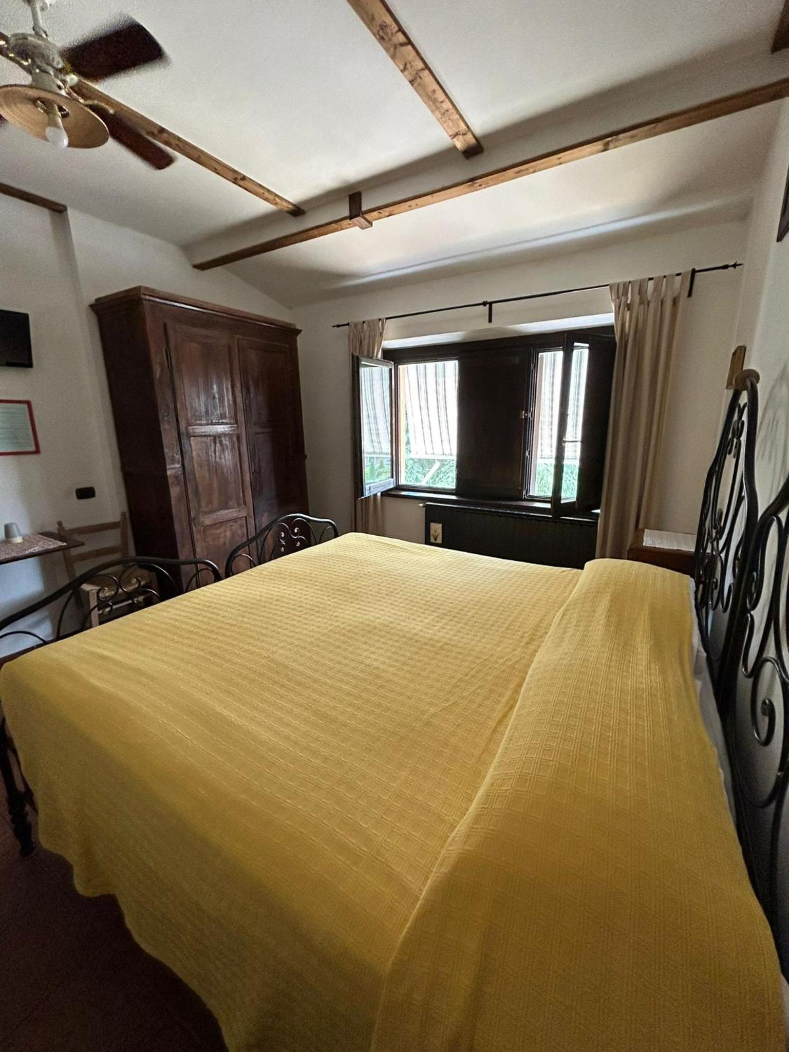 Triple Room with Pool View - Photo 1