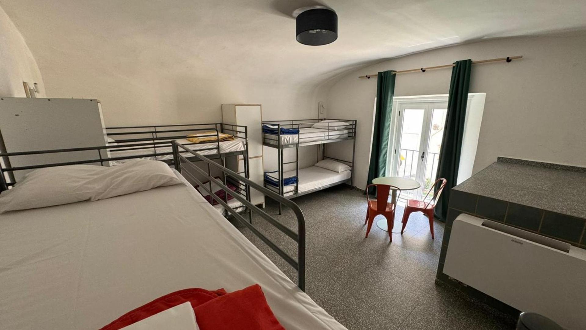 Bed in 6-Bed Mixed Dormitory Room
