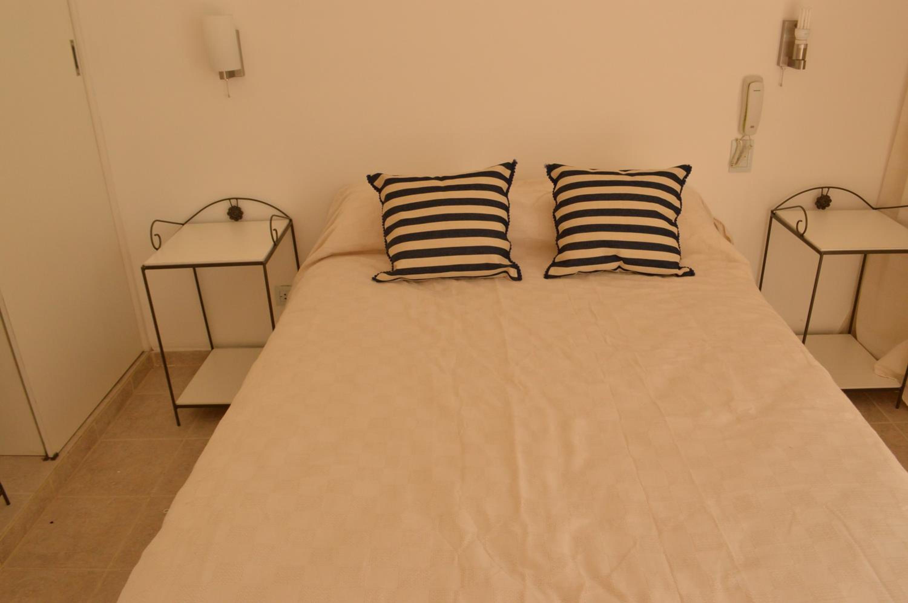 Queen Room - Disability Access photo 3