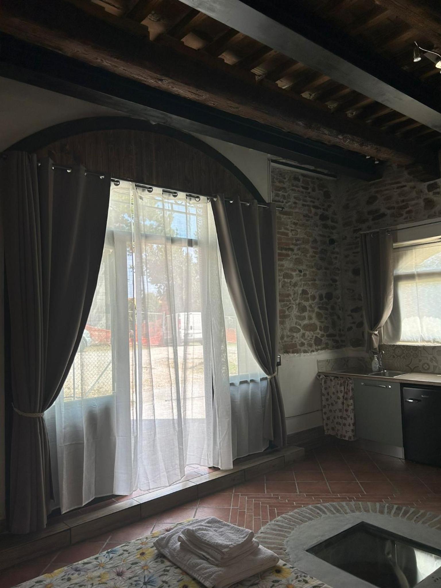Suite with Pool View - Photo 7