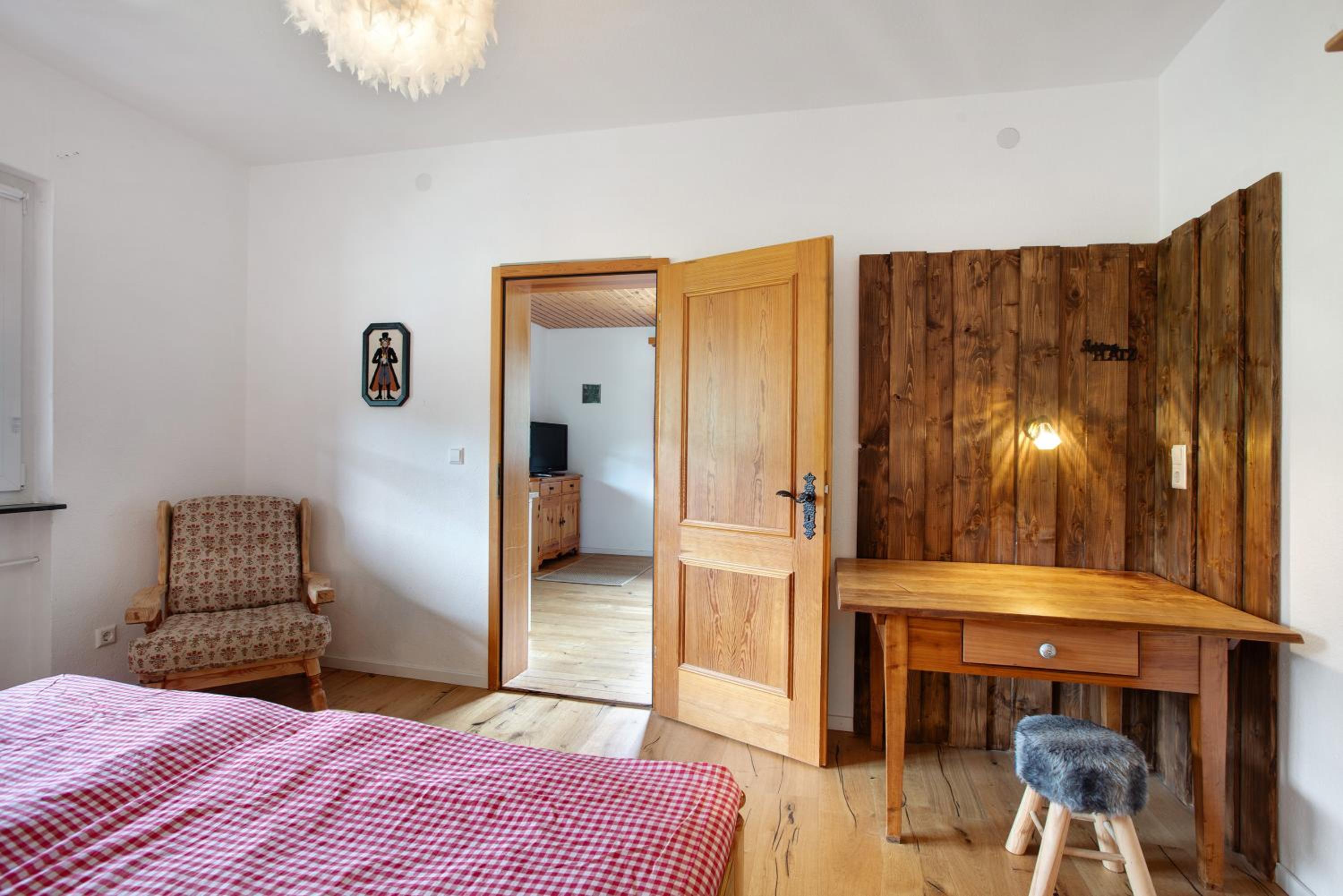 Two-Bedroom Deluxe Apartment with Balcony photo 3