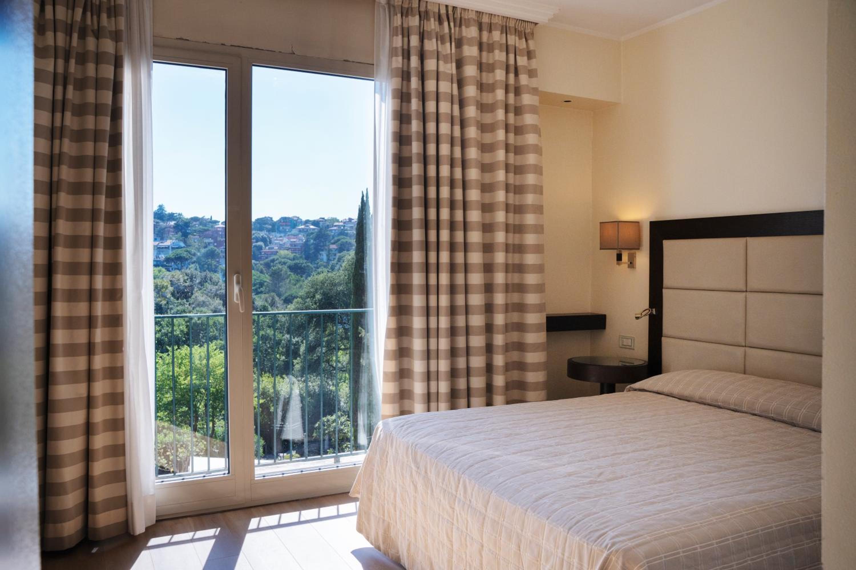 Double or Twin Room photo 2