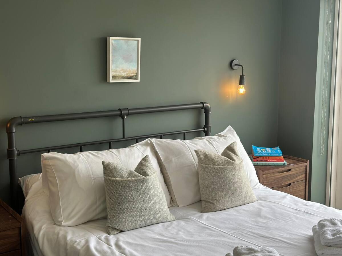 One-Bedroom House photo 1